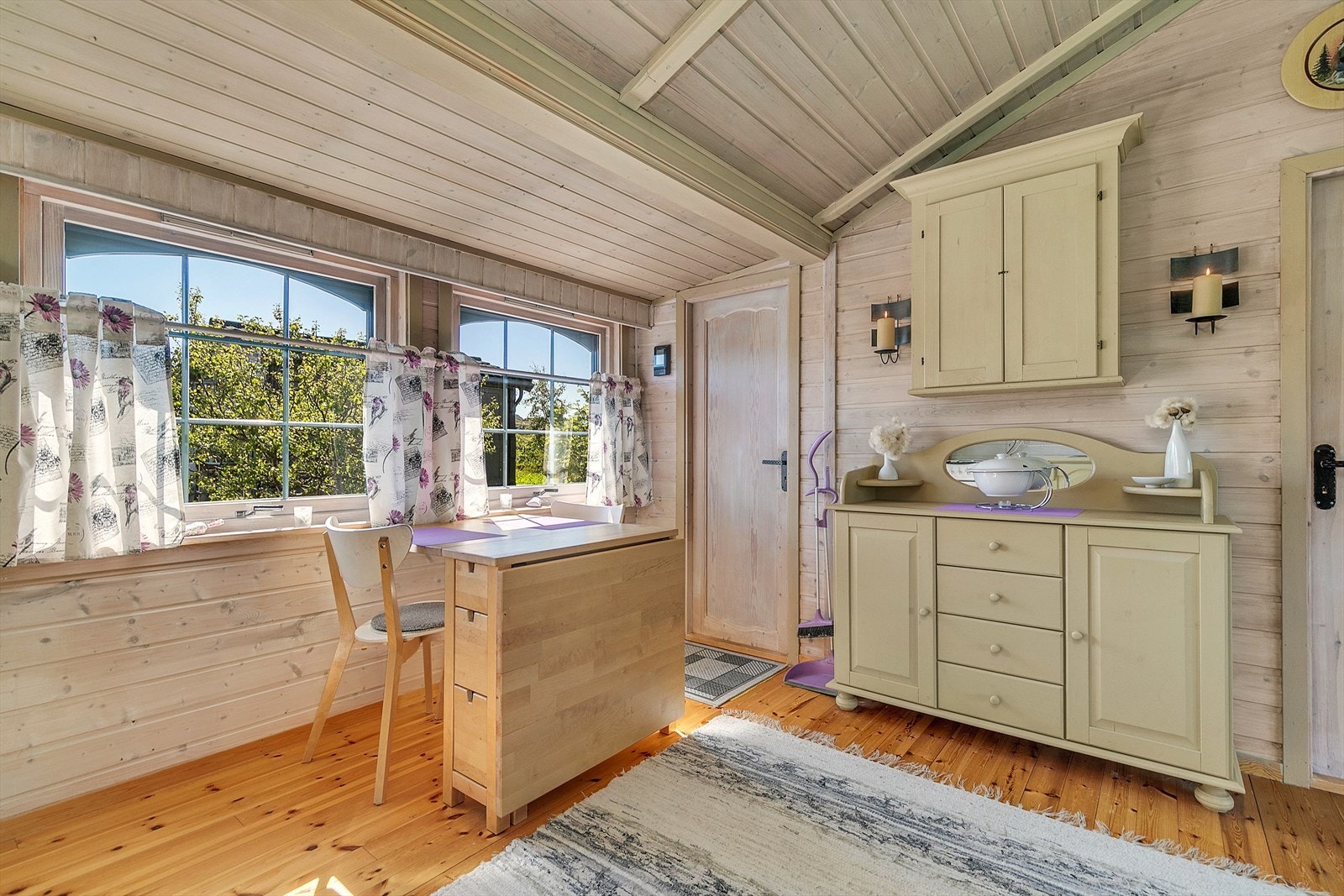 God plass for kjøkkenbord. Galleribilde