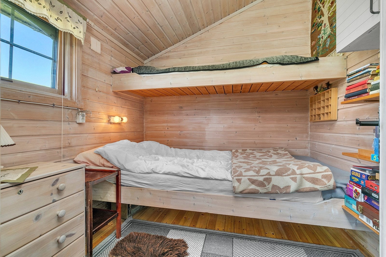 Praktiske løsninger på soverommene som sørger for flere sengeplasser. Galleribilde