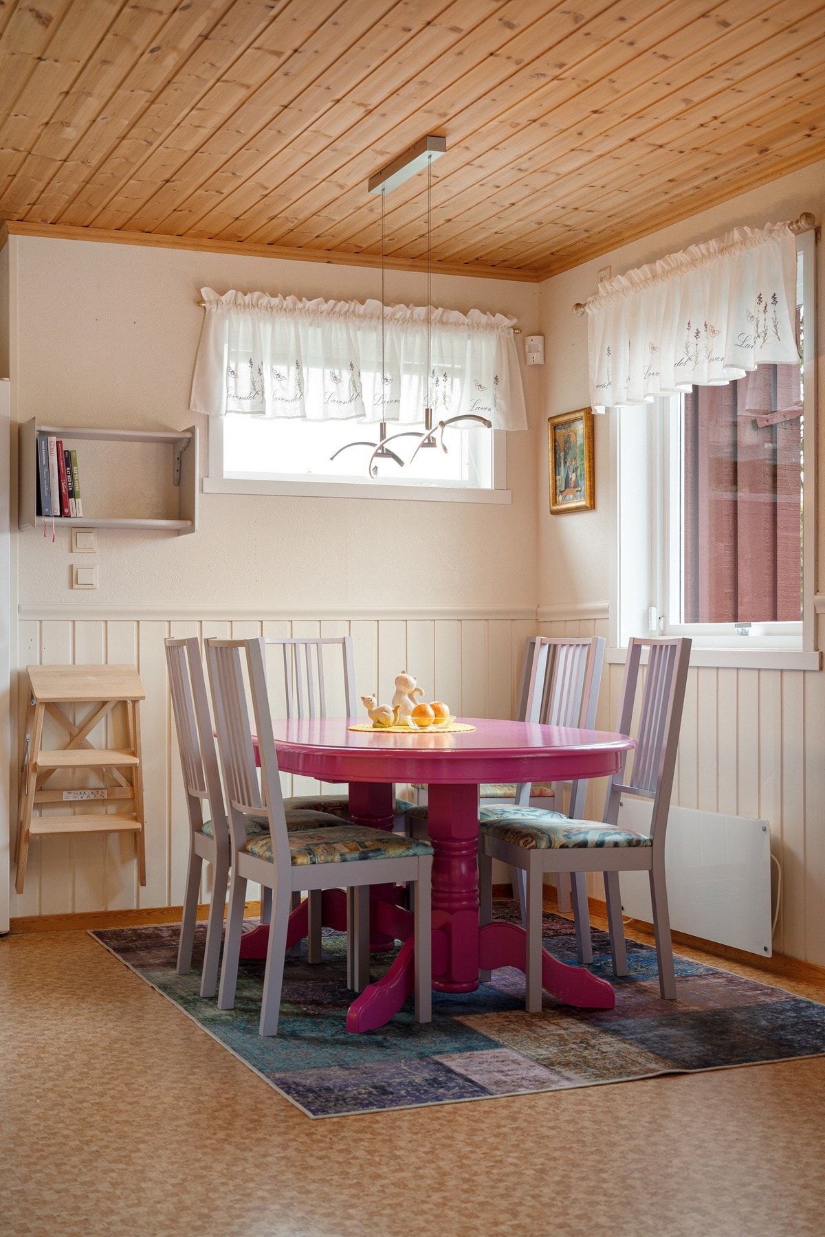 Lys og trivelig spisestue Galleribilde