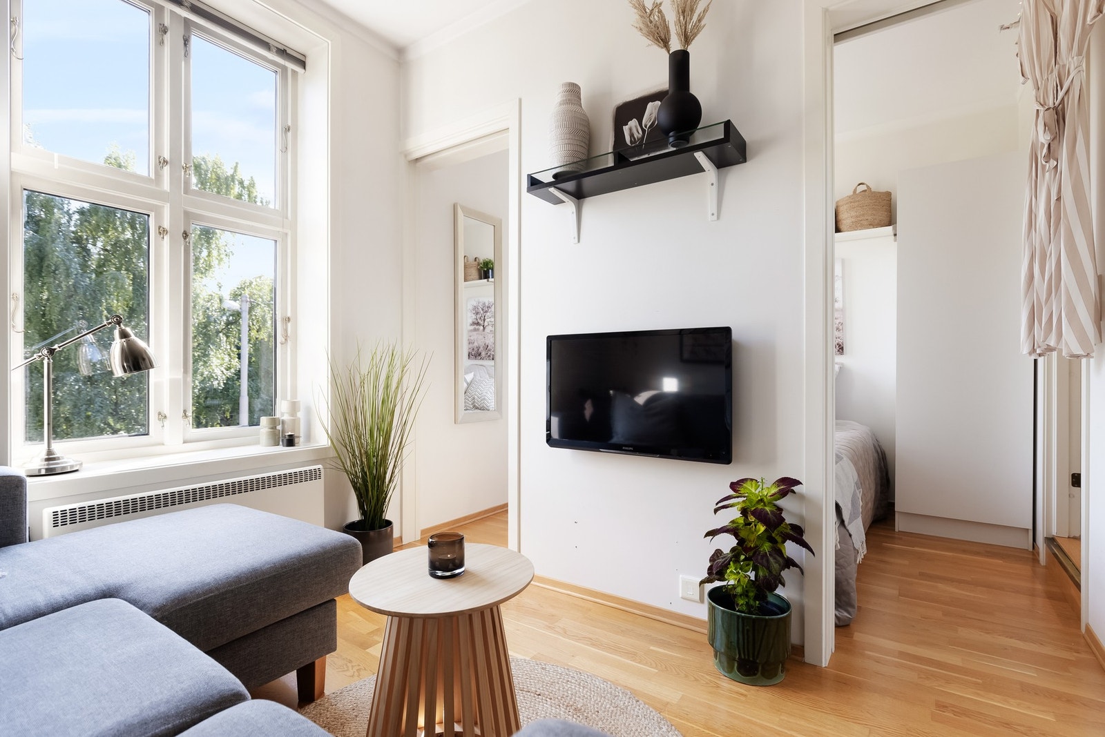 Det er en fin planløsning og stort vindu som gir godt med naturlig med lysinnslipp. Galleribilde