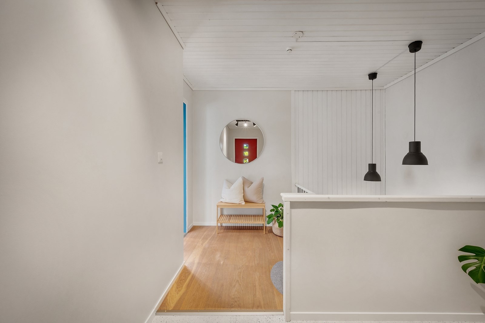 - Entréen er lys og innbyende, og måler 12,4m² - Galleribilde