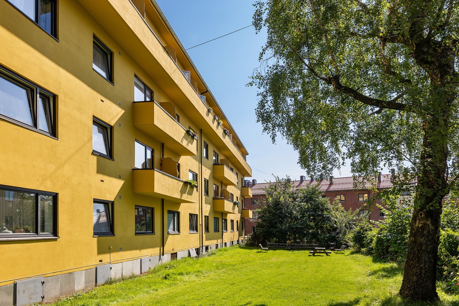 Leiligheten ligger i et veldrevet borettslag med hyggelige, velholdte utearealer. Galleribilde