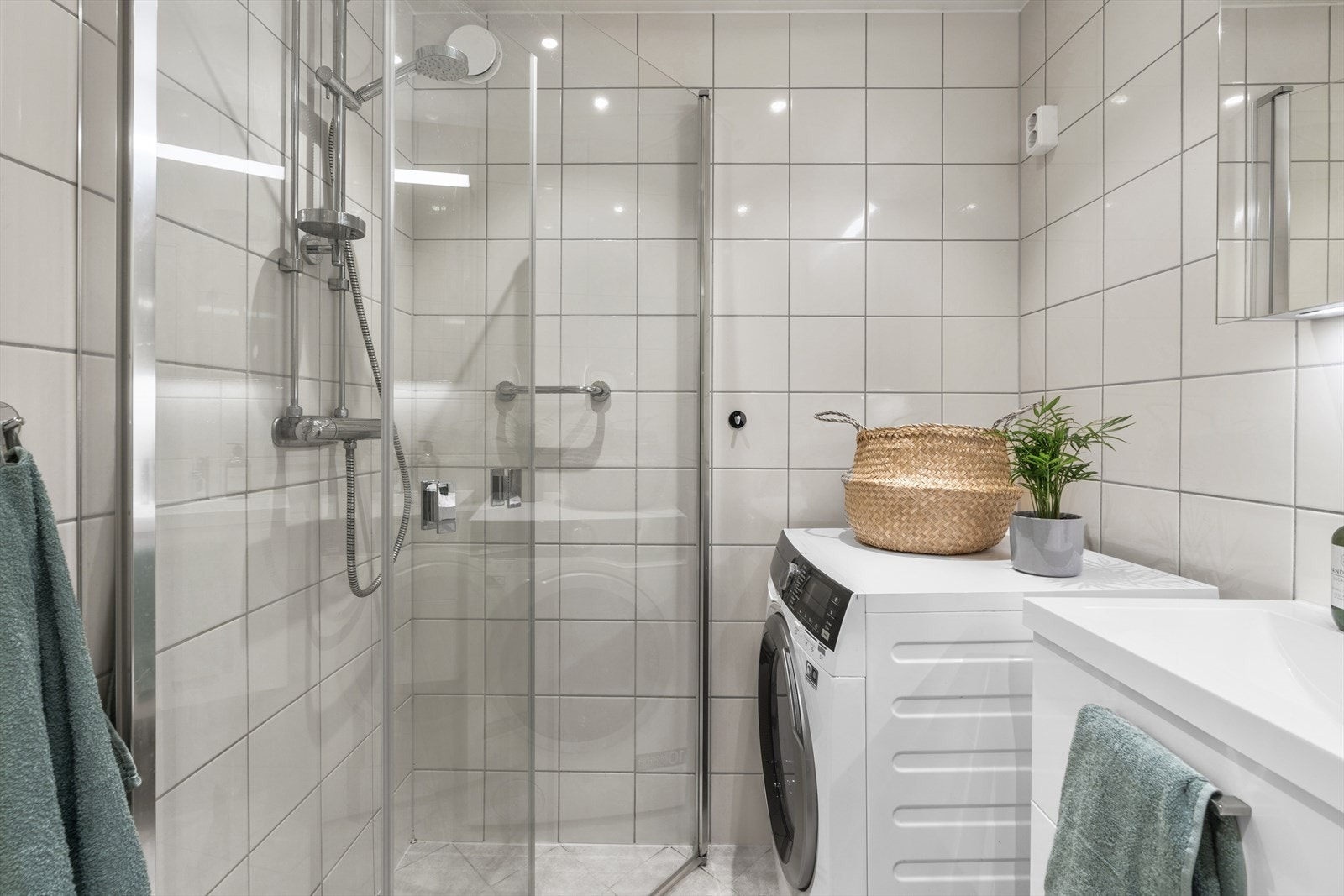 Flislagte overflater med komfortabel varme i gulv. Galleribilde