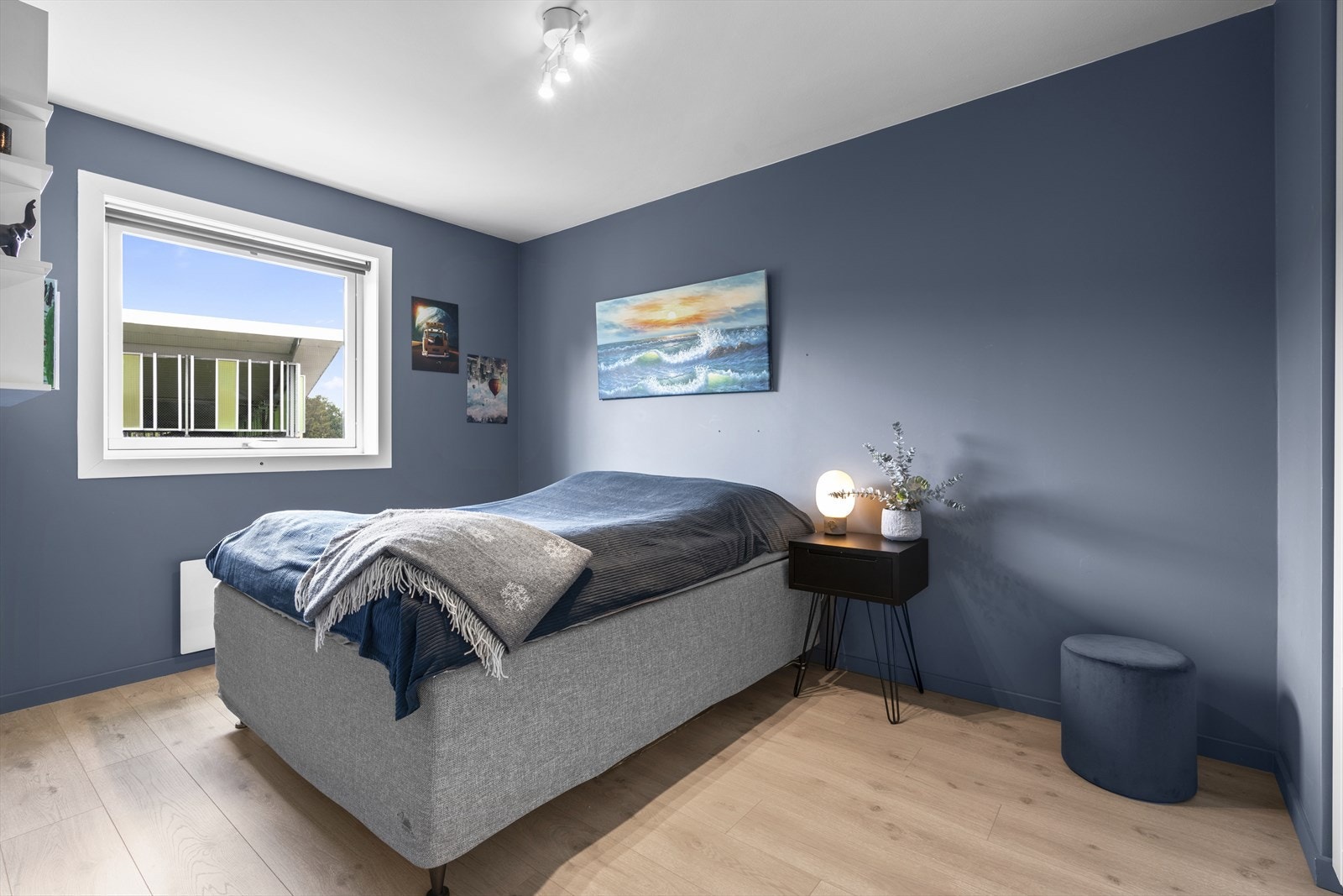 Leiligheten har tre flotte soverom av god størrelse med fine innredningsmuligheter! Galleribilde