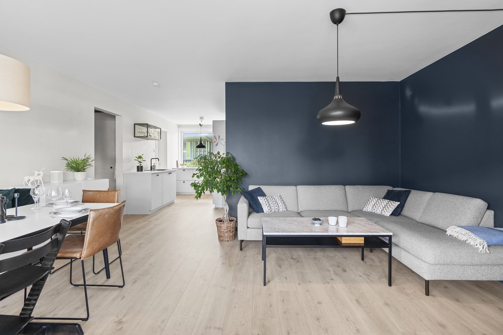 Stian Aaberg v/ DNB Eiendom presenterer Filerveien 18! Galleribilde