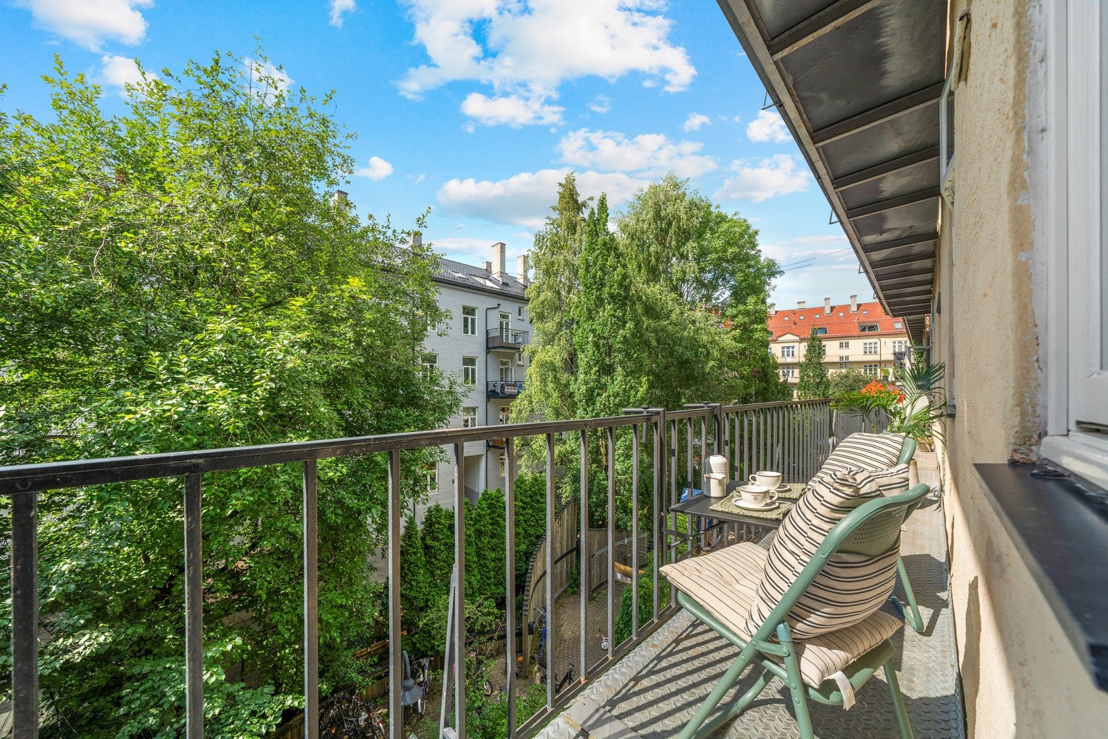 Boligen byr på en flott balkong med gode solforhold. Galleribilde