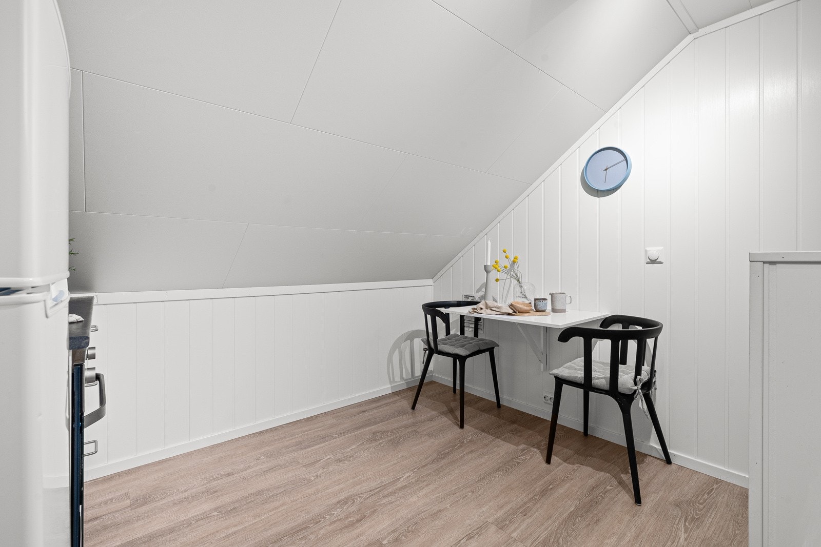 Hyblene har inntil nylig vært utleid for totalt kr 17.250,- pr mnd, noe som gir svært gunstige månedskostnader. Galleribilde