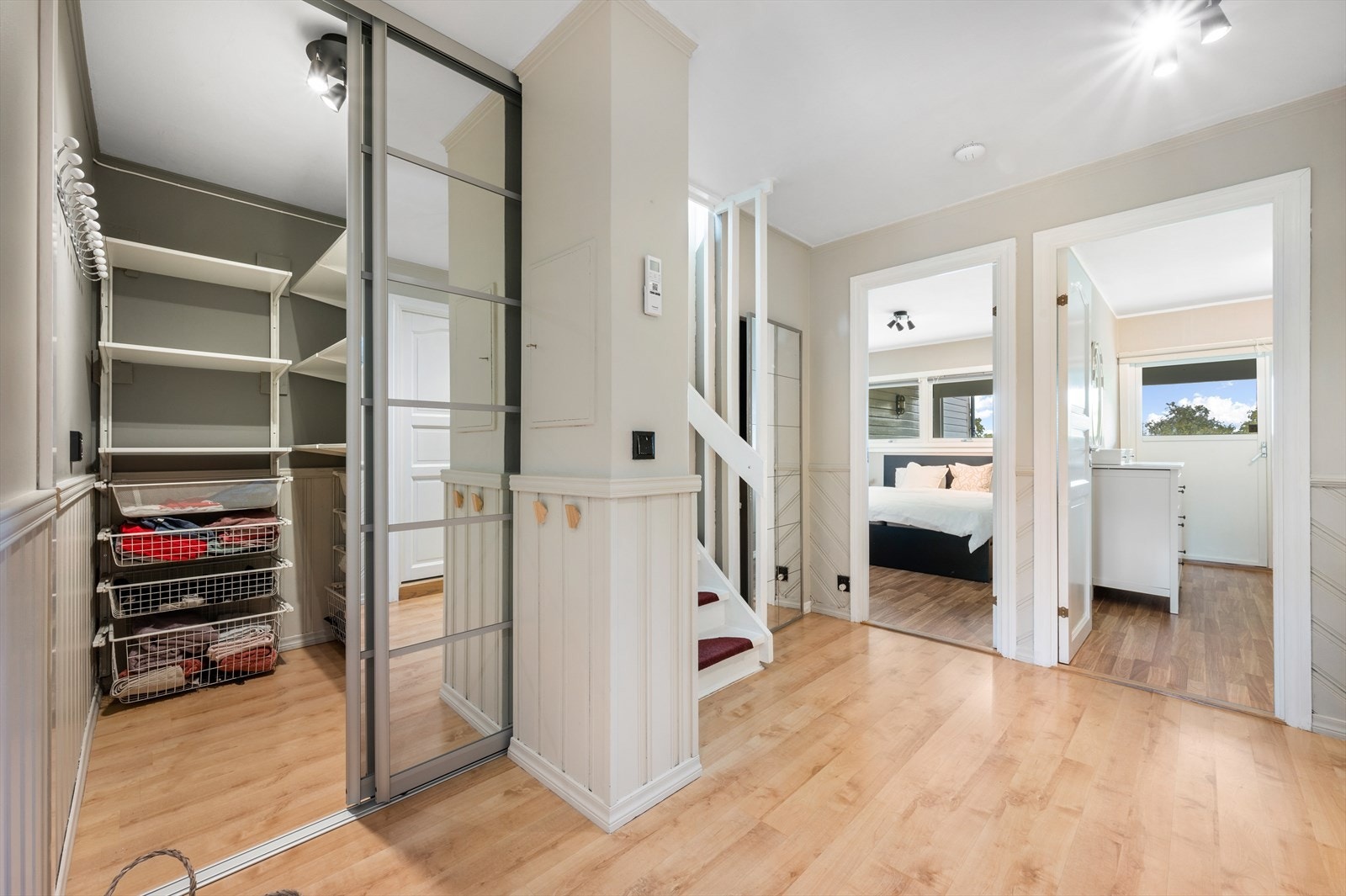 - God plass til oppbevaring i bod/garderobe - Galleribilde