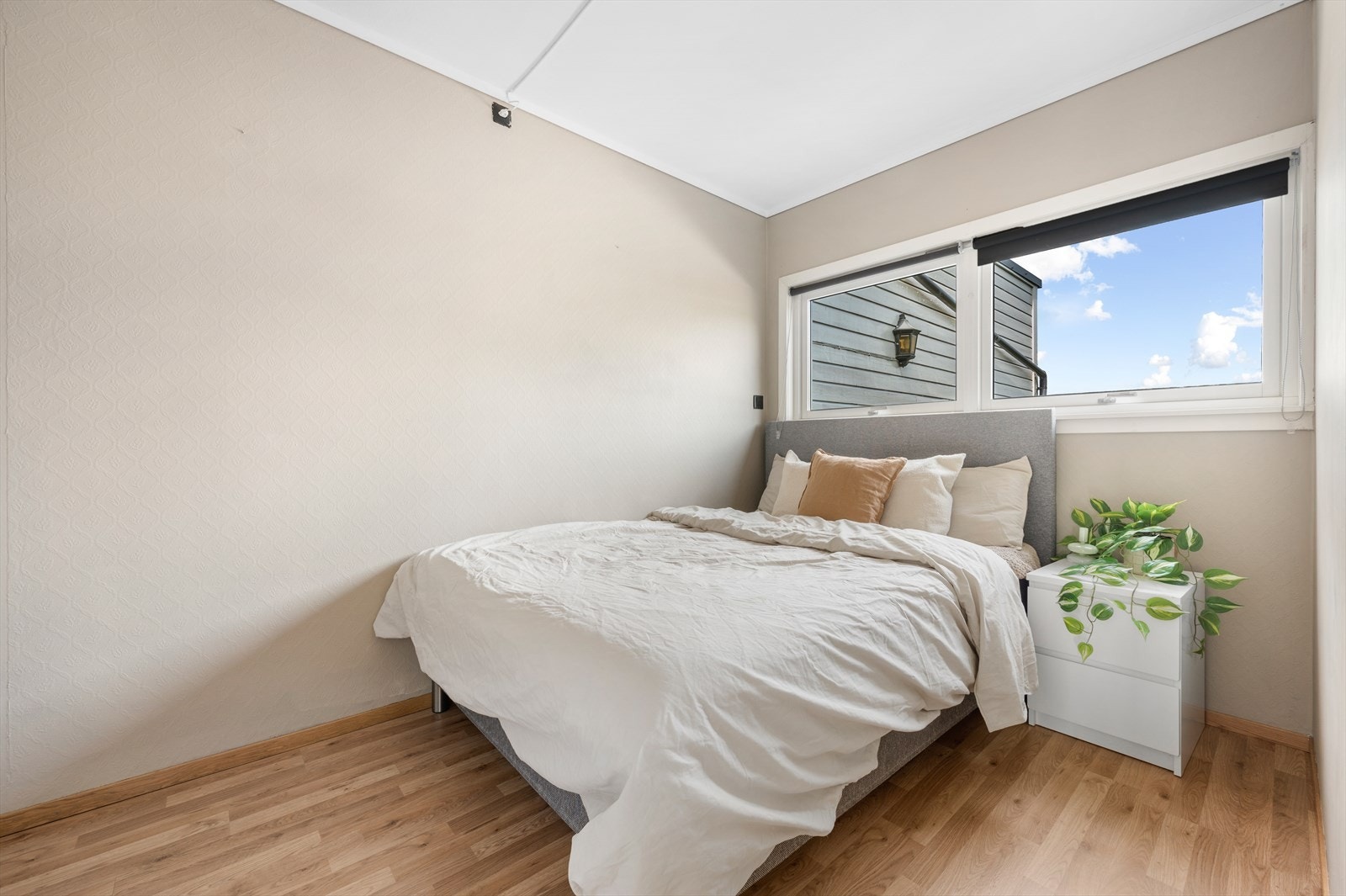 - Soverom 1 måler 8,3m² - Galleribilde