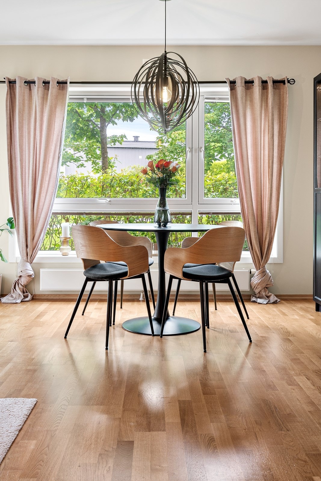 Akonto fyring og varmtvann er inkludert i de månedlige felleskostnadene. Galleribilde