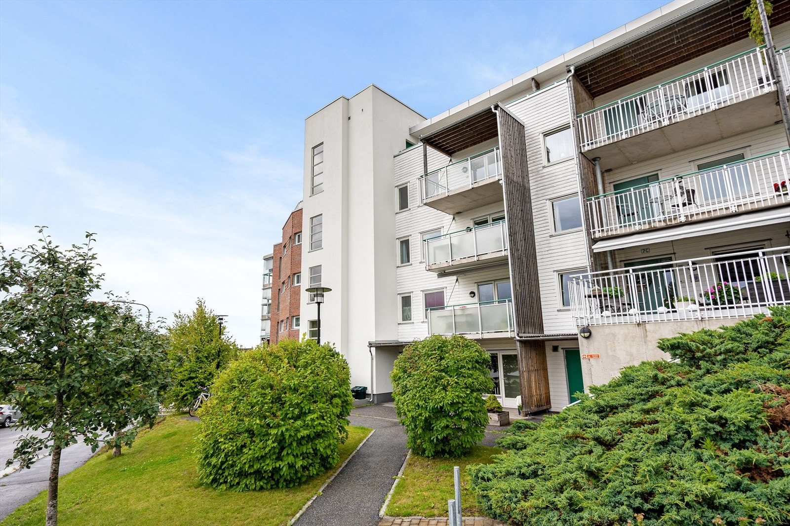 Sigrid Undsets vei 7D ligger i et moderne bygg sentralt på Tveita, med behagelige fasiliteter og kort vei til offentlig transport, shoppingmuligheter m.m. Galleribilde