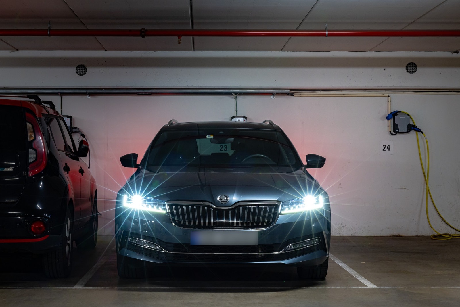 Med boligen medfølger en garasjeplass. Galleribilde