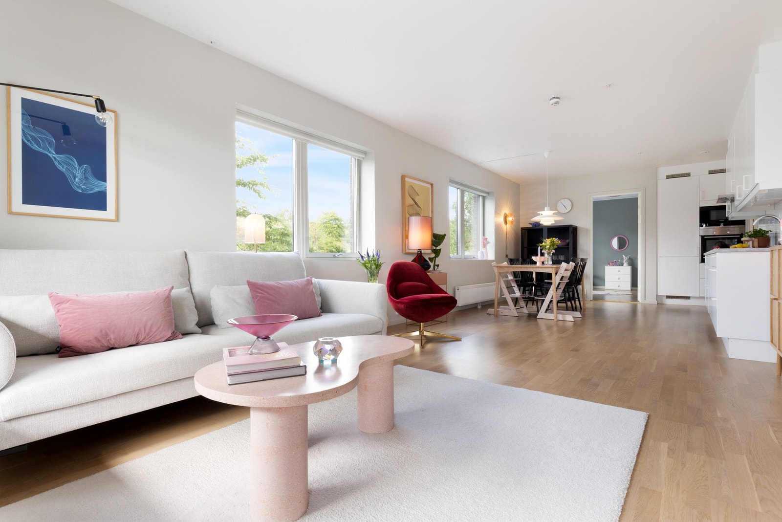 Silje Dammen ved EIE Løren har gleden av å presentere Spireaveien 6 E! Galleribilde