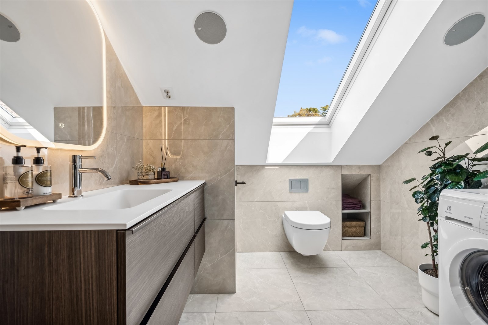 Flislagt bad totalrenovert i 2023 Galleribilde