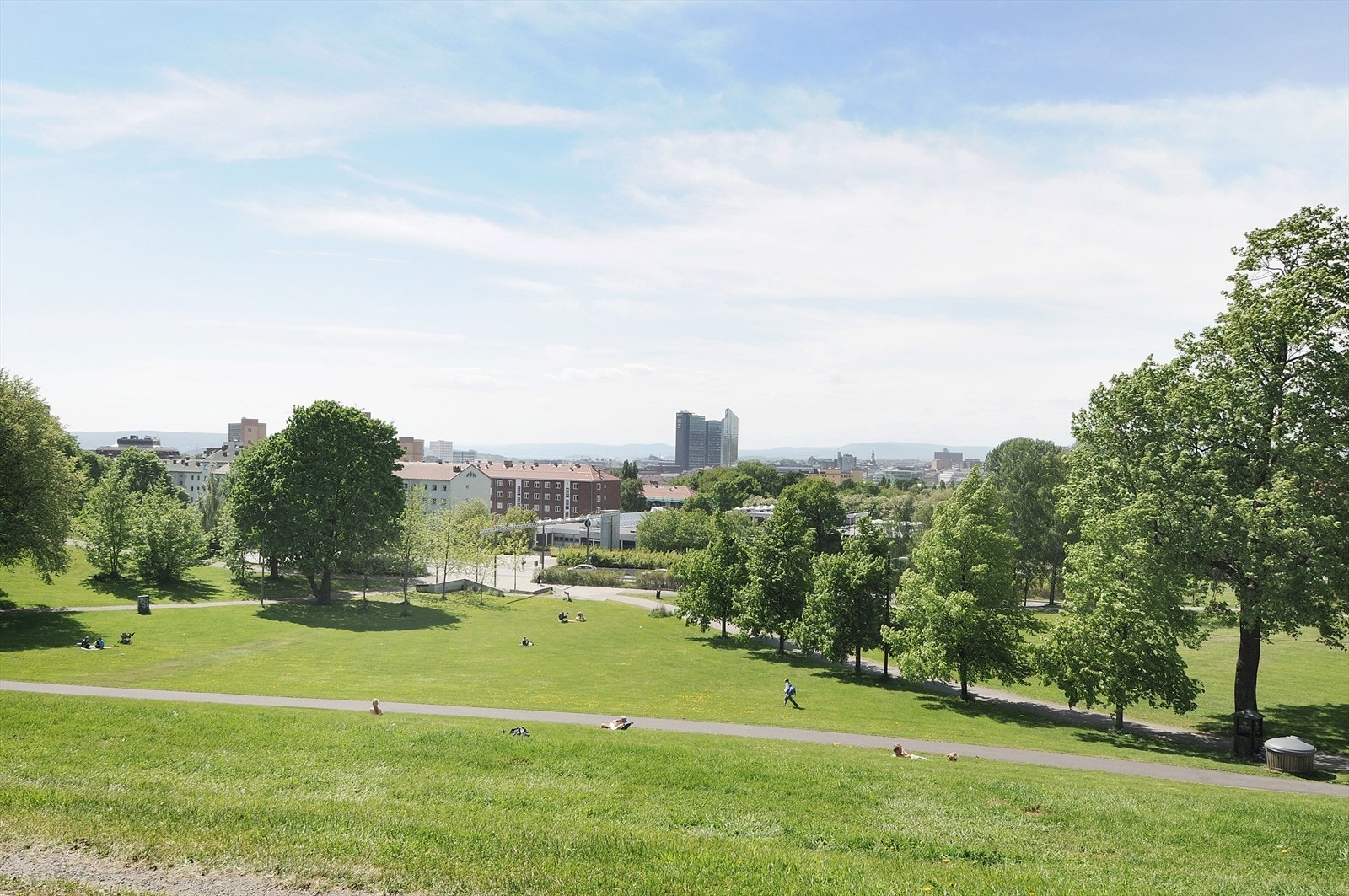 Tøyenparken ligger med fin utsikt over Oslo. Her kan Øya festivalen oppleves forhåpentligvis neste år. Galleribilde