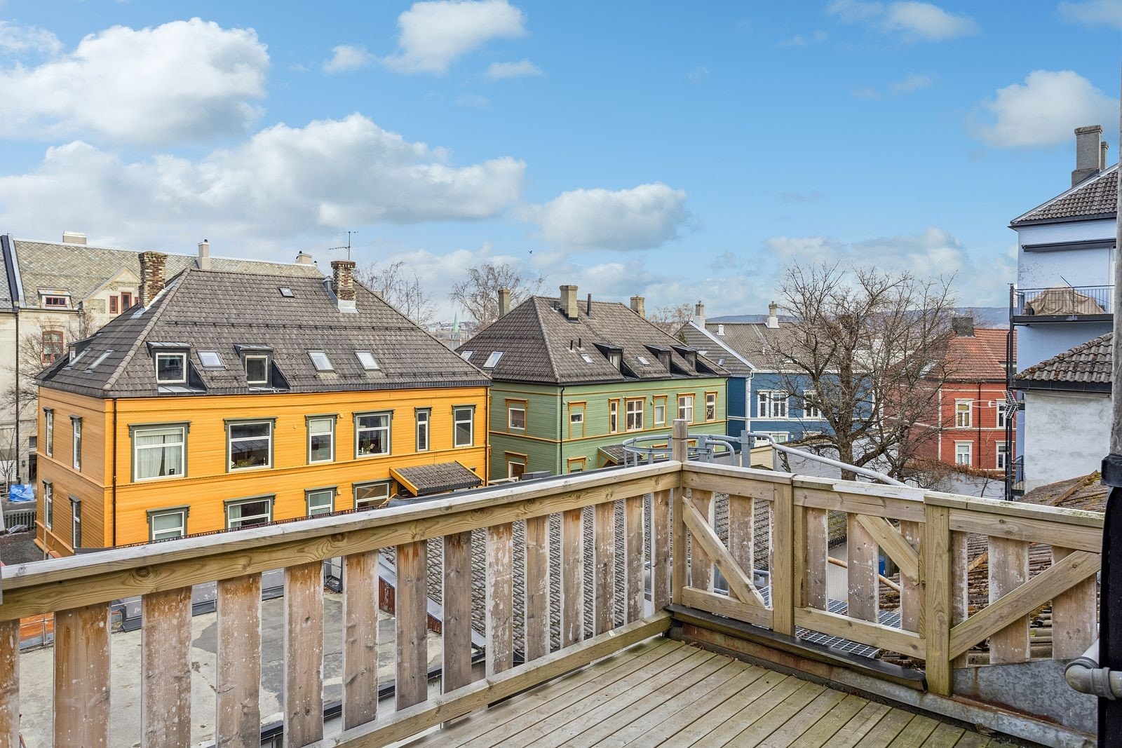 Leiligheten har tilgang til en felles takterrasse som alle beboerne kan bruke Galleribilde