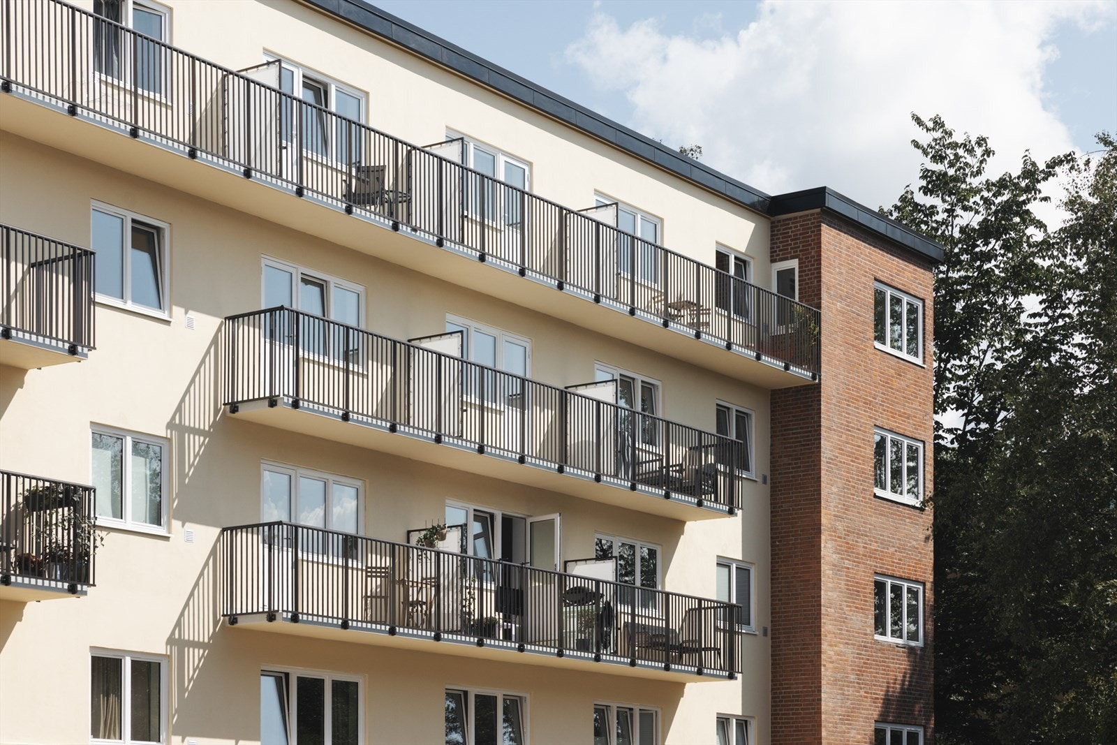 Leiligheten ligger i byggets 2. etasje. Galleribilde