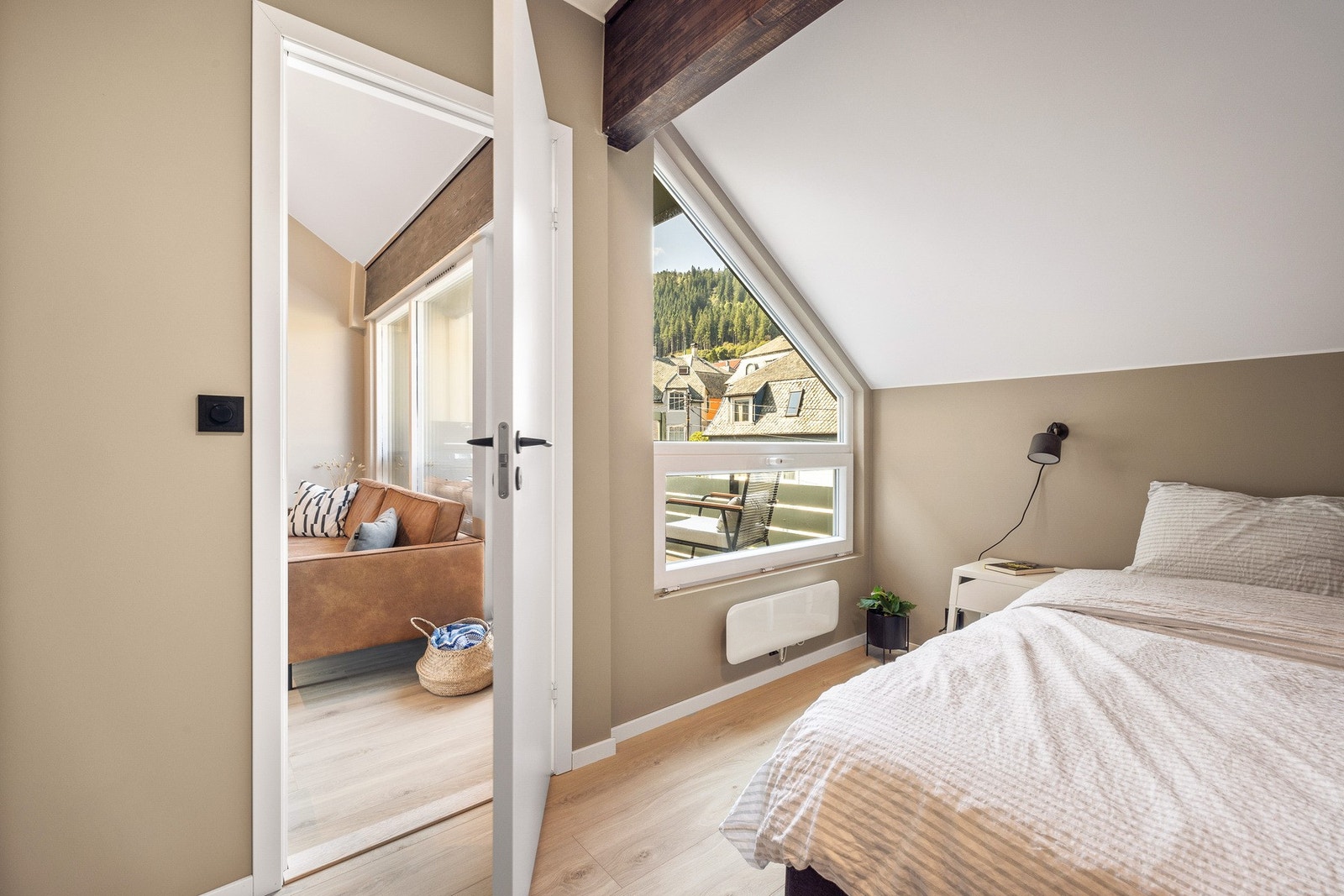 Leiligheten har to store soverom Galleribilde