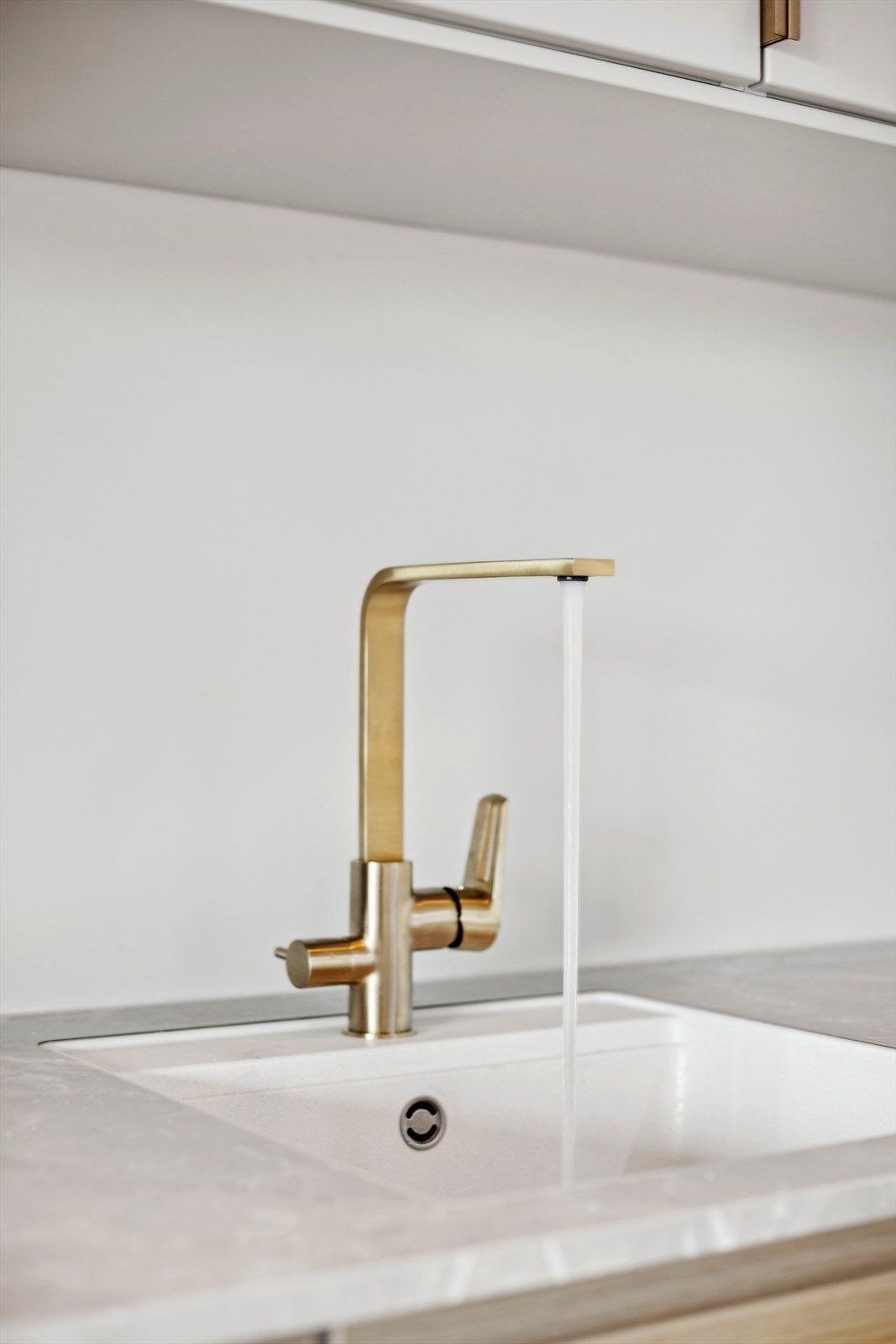 Blandebatteri i messing-utførelse Galleribilde