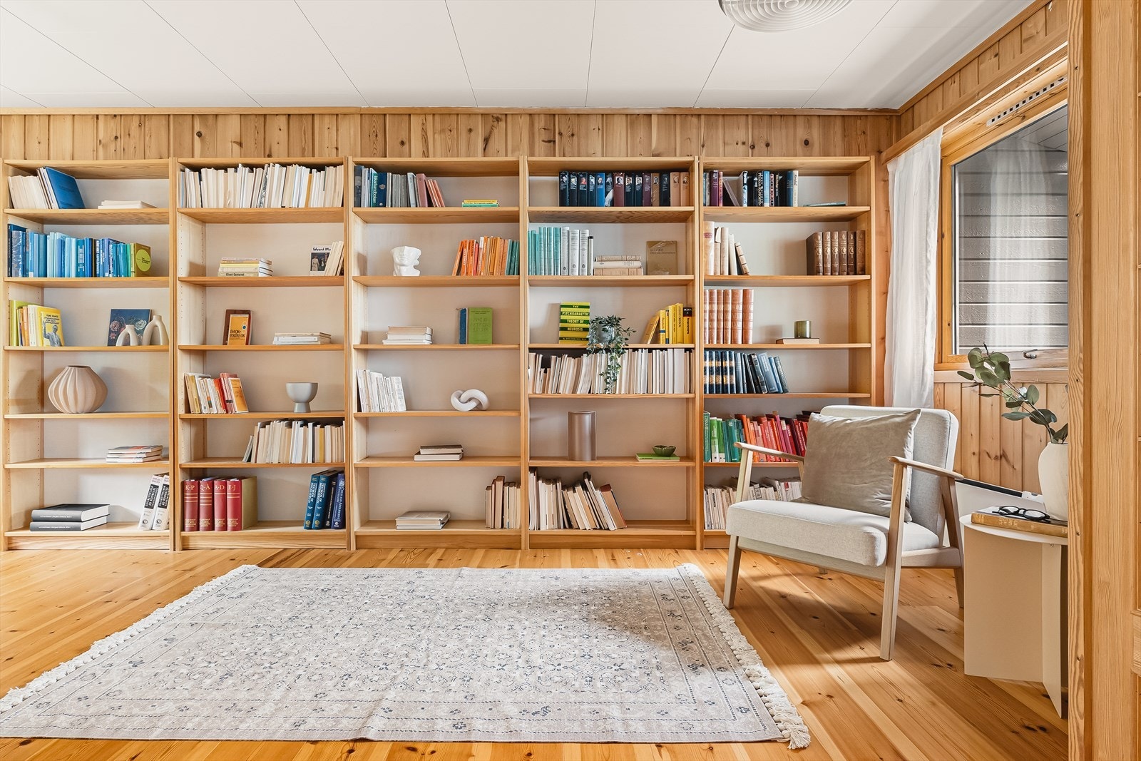 Deler av rommet er opprinnelig inntegnet som soverom. Her er det mulig å tilbakeføre til opprinnelig løsning ved behov. Galleribilde