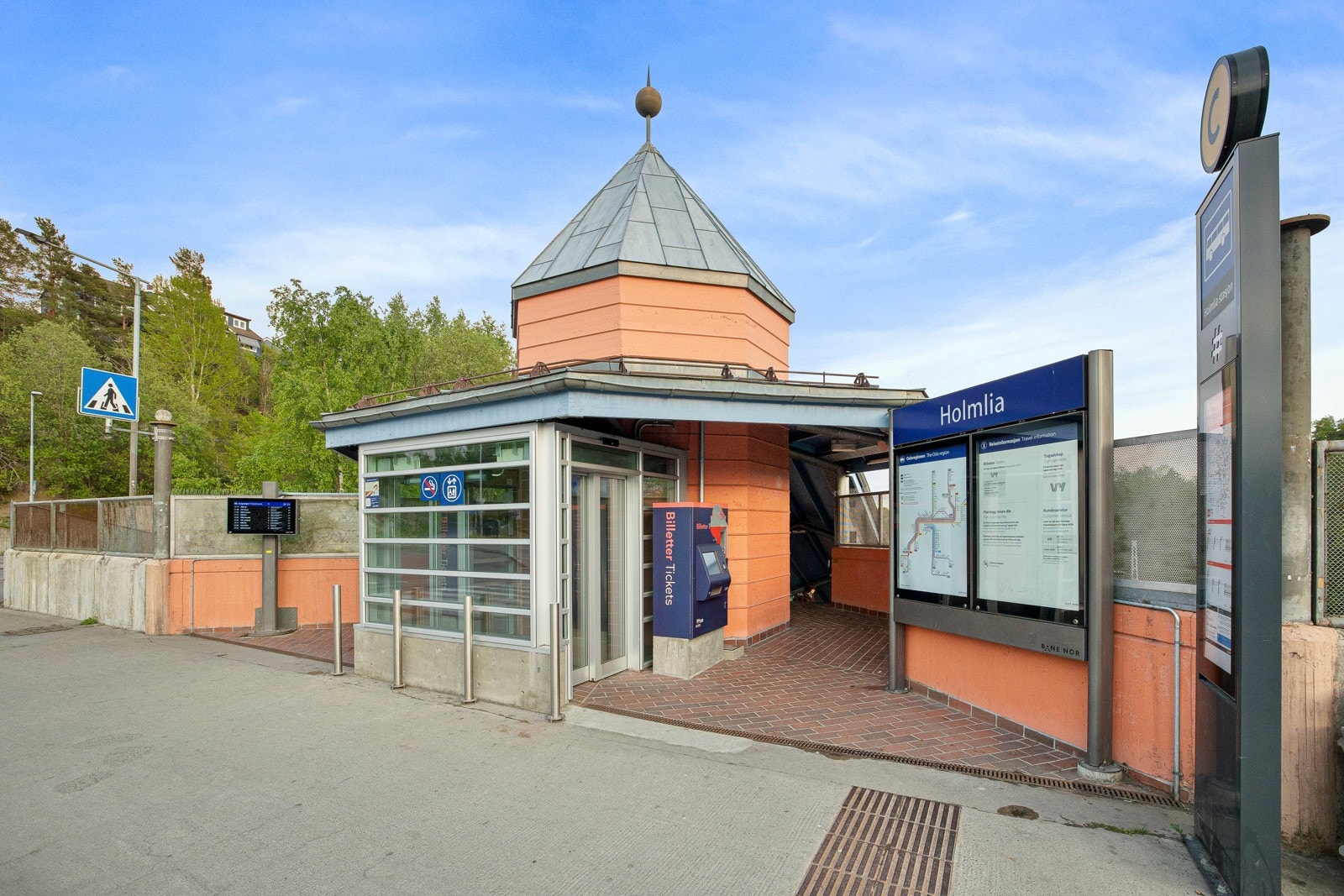 Fra Holmlia stasjon er det togforbindelse til Oslo sentrum Galleribilde