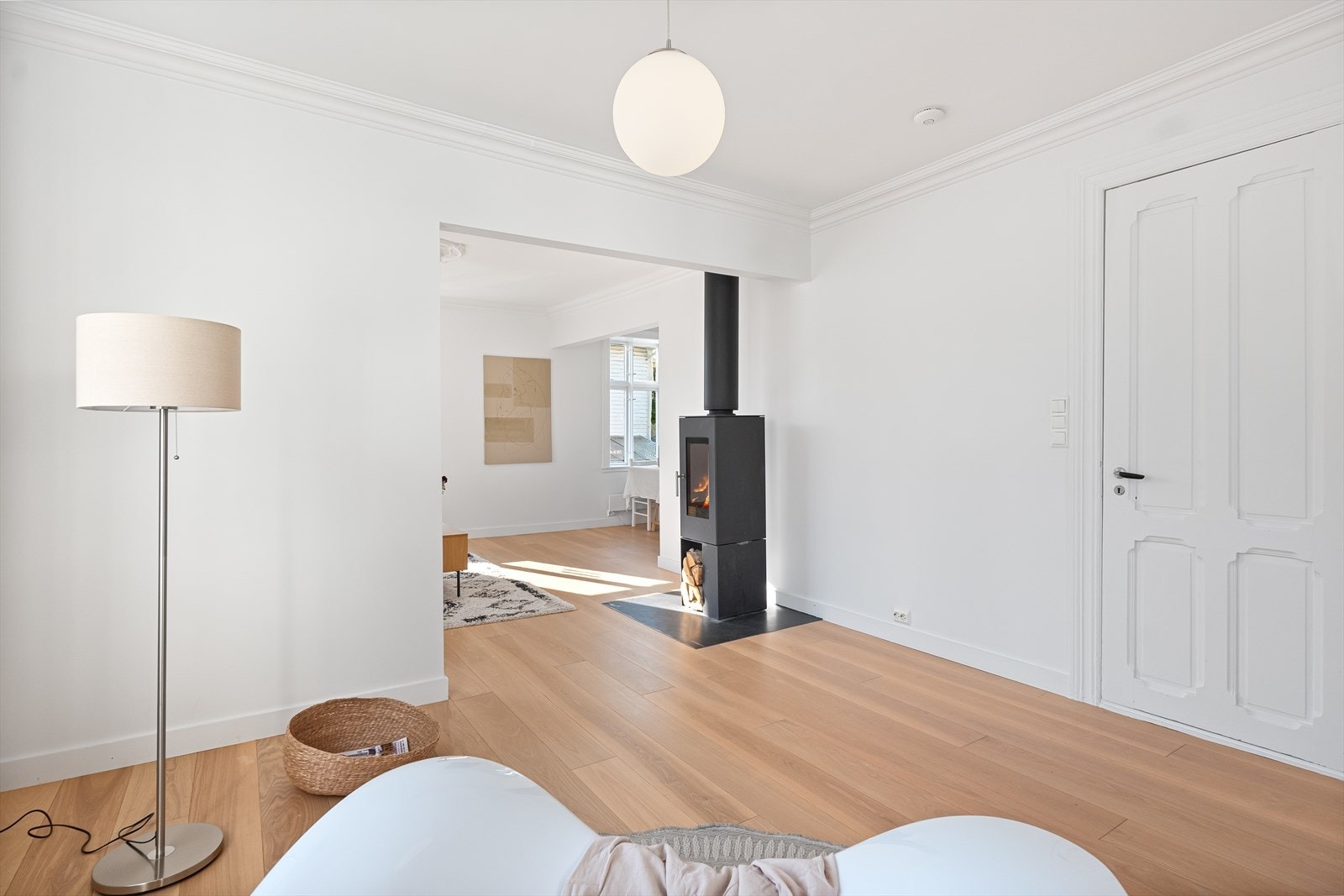 Fine originaldetaljer som lister, dører, rosetter og vinduer Galleribilde