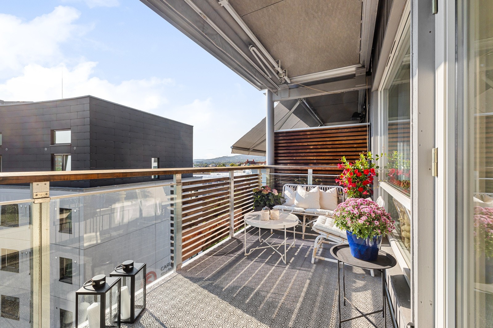 Moderne og innholdsrik 2- roms andelsleilighet med sydvestvendt balkong på ca. 9 kvm Galleribilde