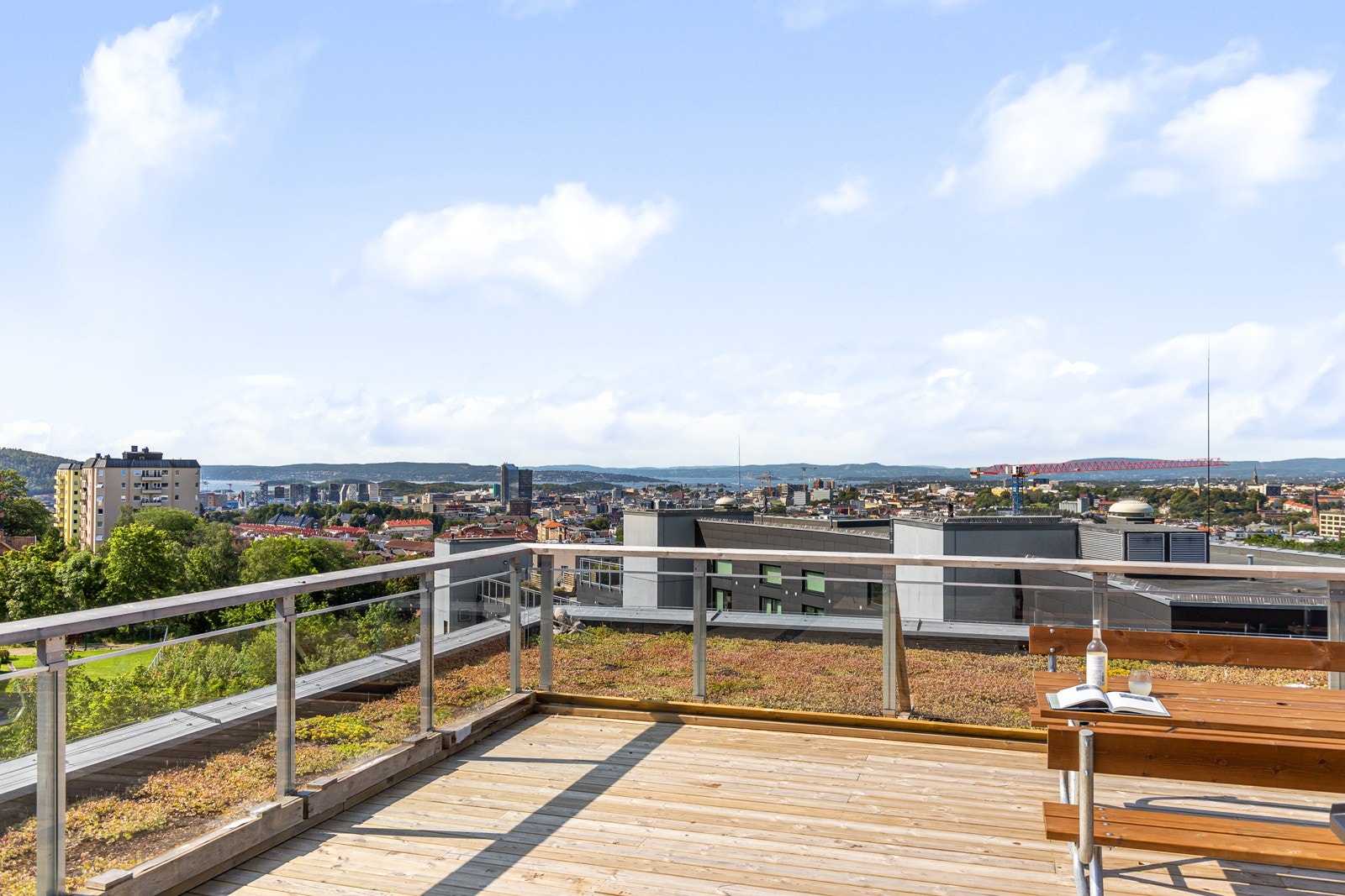 Fra takterrassene er det fritt utsyn utover Oslo Galleribilde