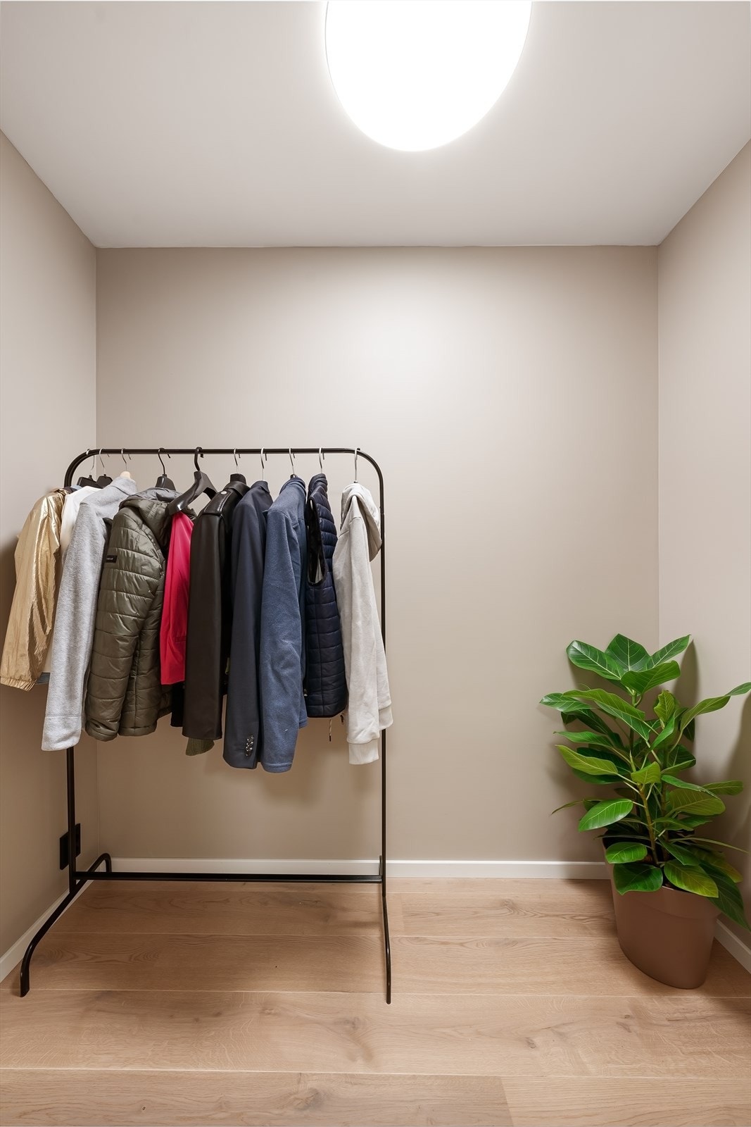 Den innvendige boden kan benyttes til generell lagring eller gjøres om til en walk-in garderobe. Galleribilde