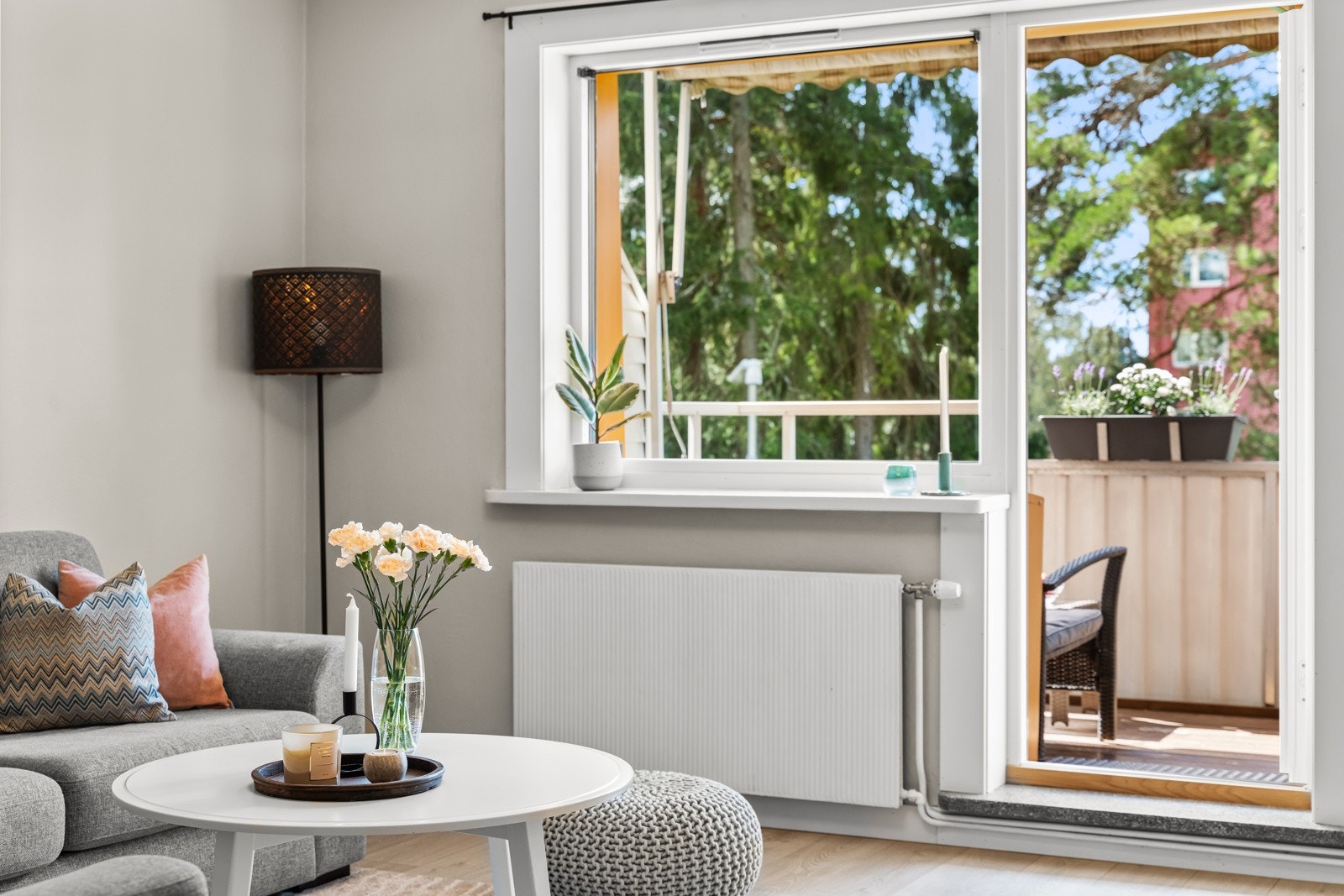 I 2020 fikk leiligheten nye 3-lags vinduer og balkongdør i regi av borettslaget som gir godt med naturlig lysinnslipp. Galleribilde