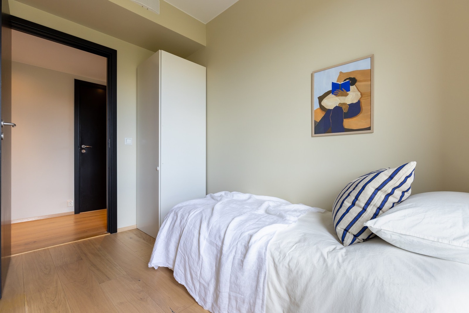 Garderobeskapet blir stående. Galleribilde