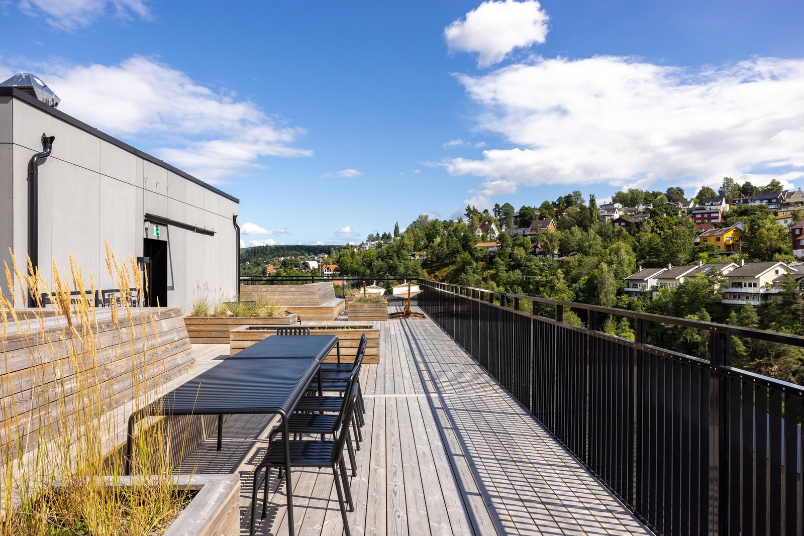 Her får du flere sittegrupper og hengekøyer. Galleribilde