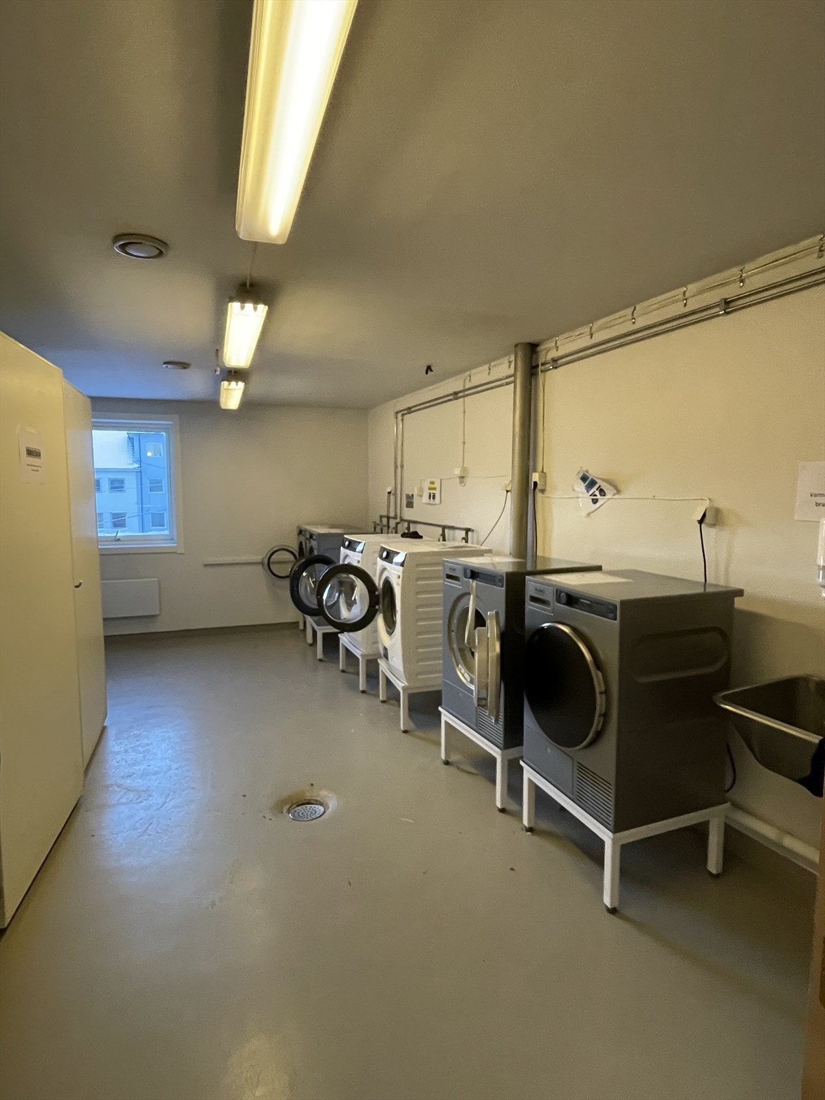 Tidligere bilde - Felles vaskerom Galleribilde