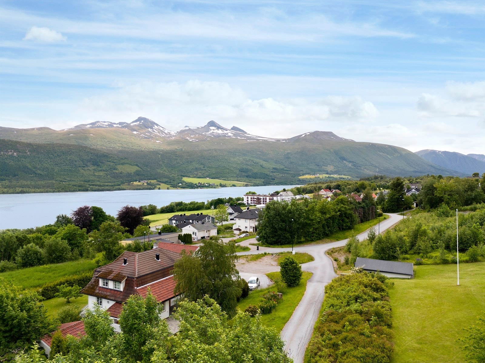 Nærområdet i Åsbygda. Galleribilde