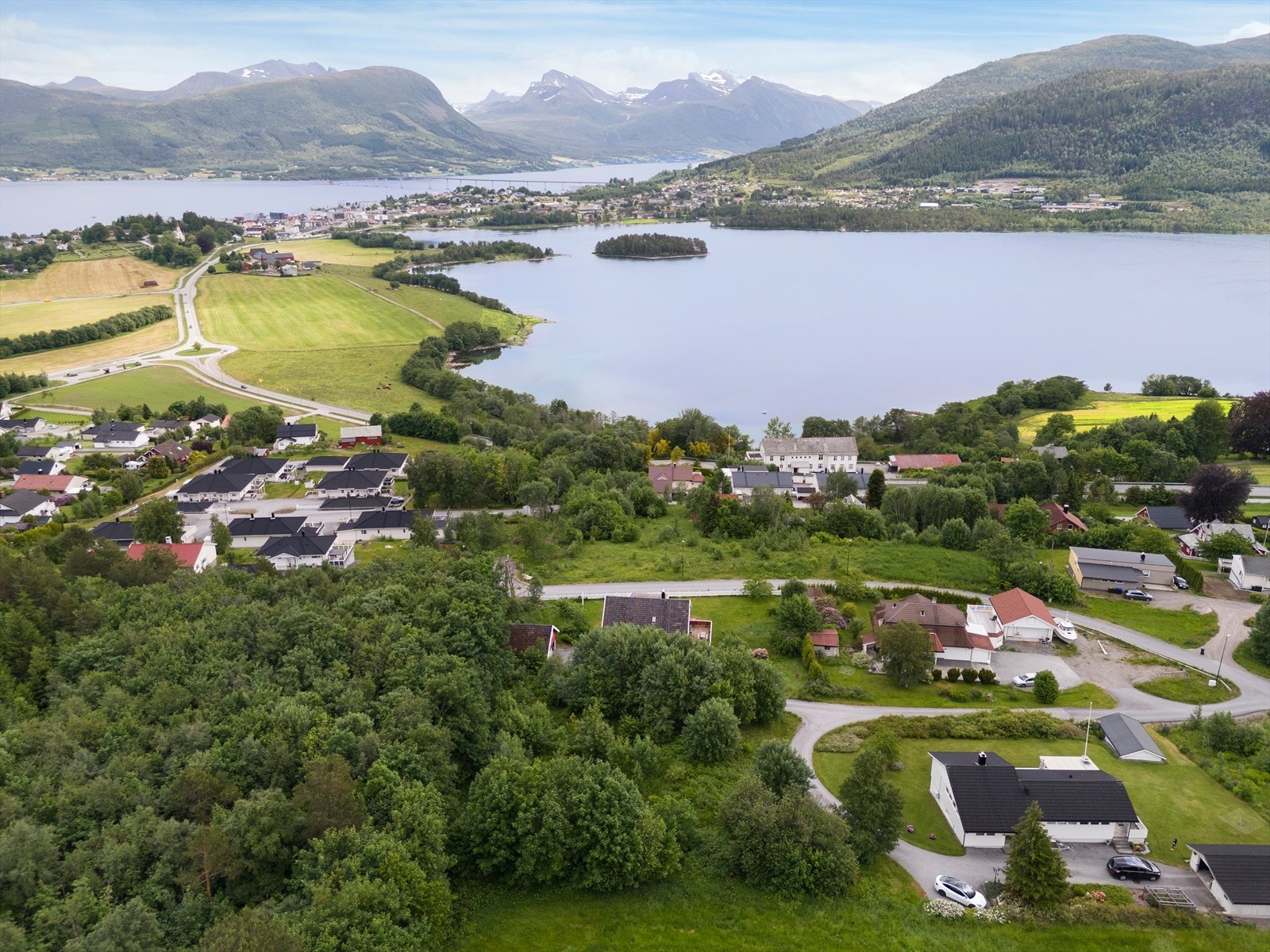 Tomt sett fra nord. Galleribilde