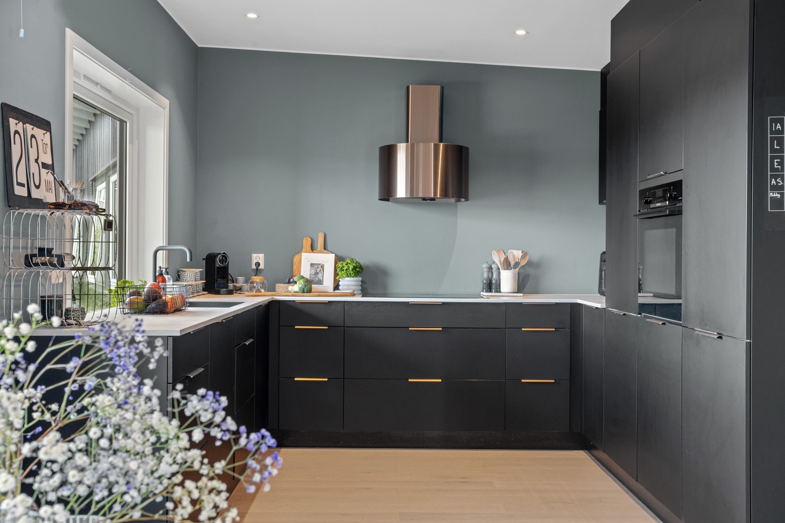 Proaktiv/V Ola Skarra Arnesen ønsker velkommen til Hedensrudveien 48A Galleribilde