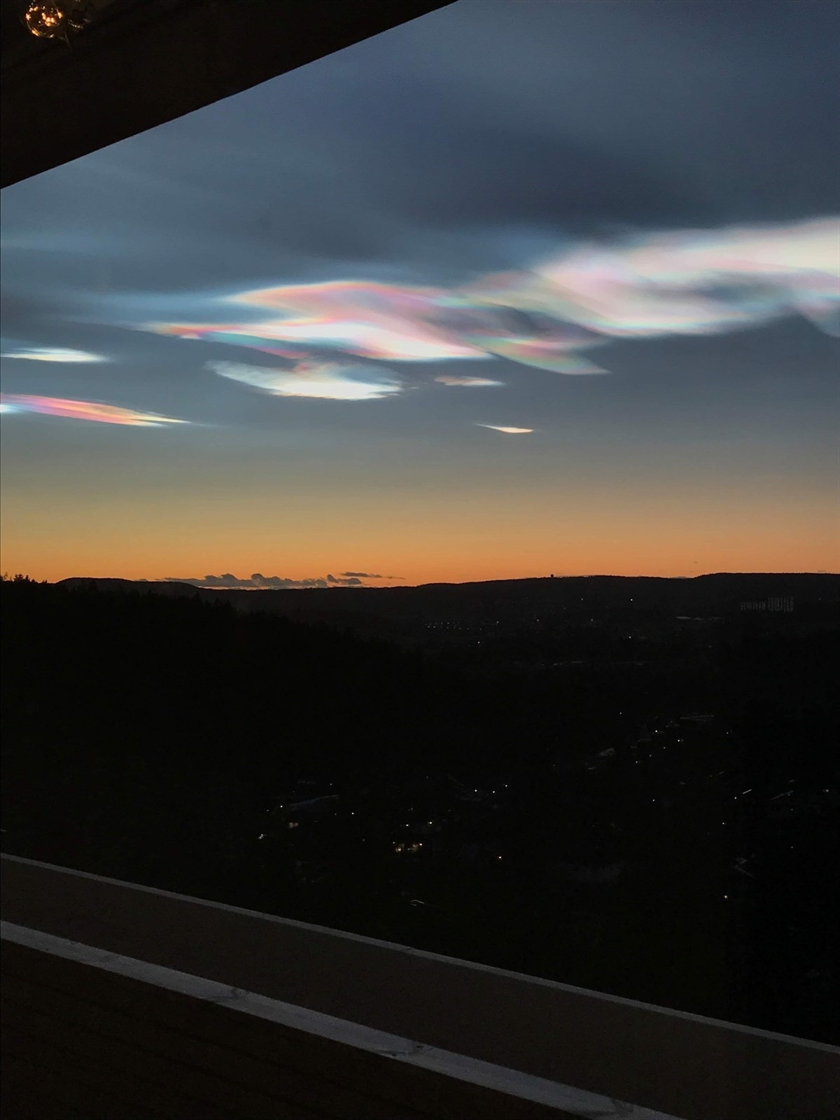 Privat bilde av utsikt etter solnedgang. Galleribilde