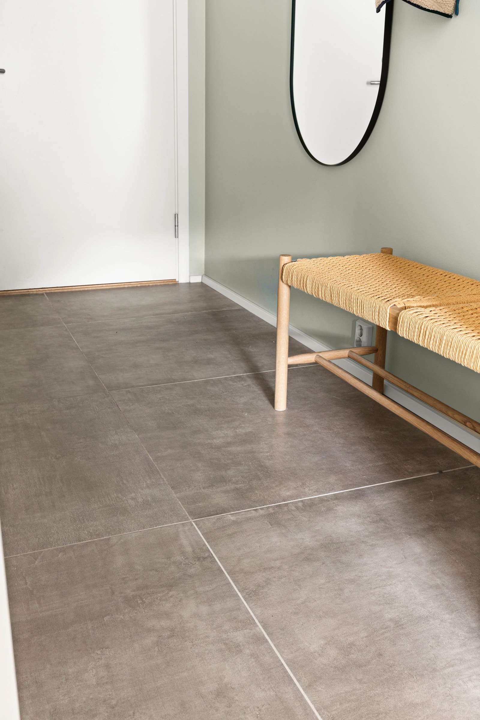 80x80 fliser i gangen fra Bella fliser og design Galleribilde