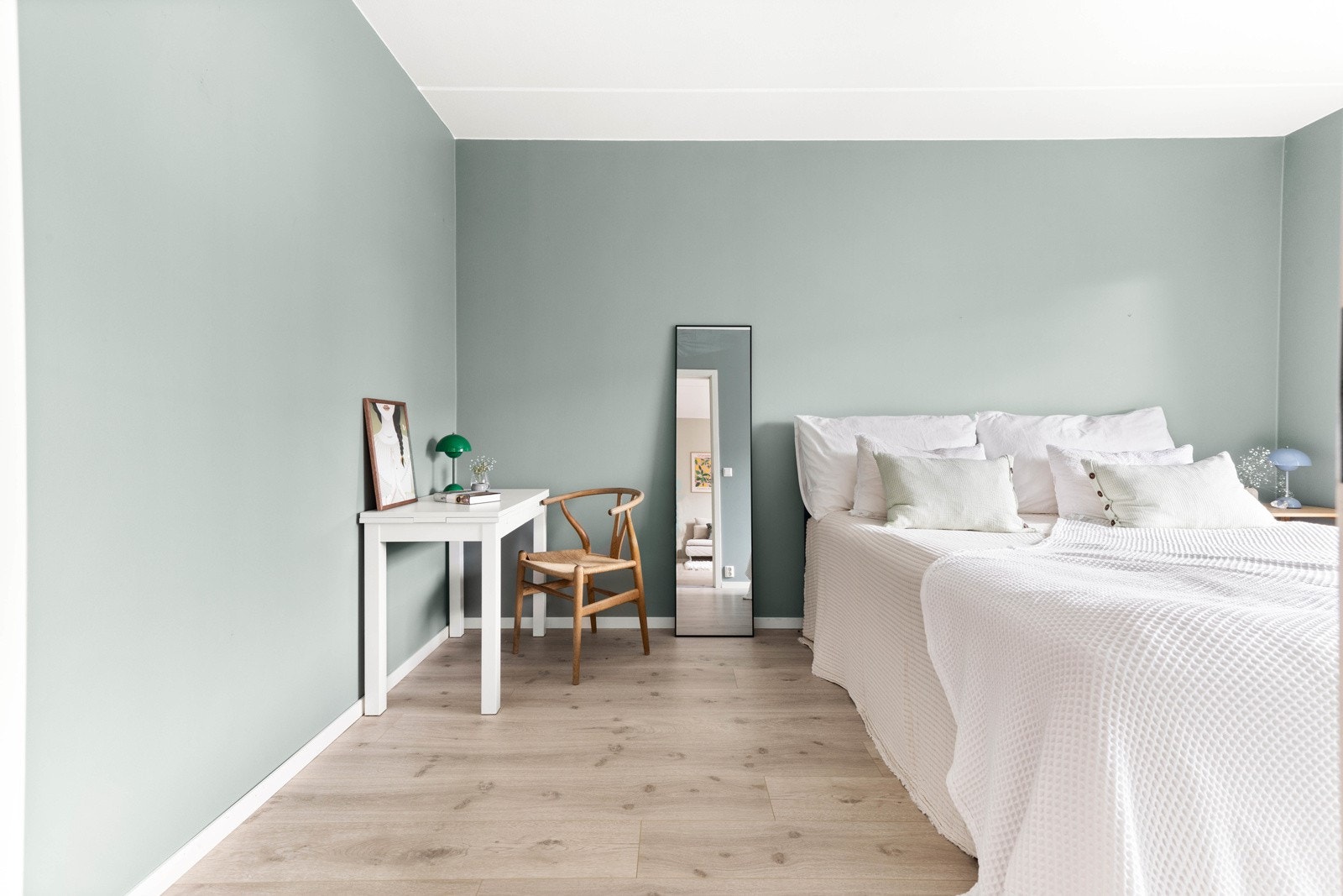 Her har du god plass til garderobeskap om ønskelig. Selger har i dag benyttet innvendig bod som "walk-in" til fordel for garderobe på soverommet. Galleribilde
