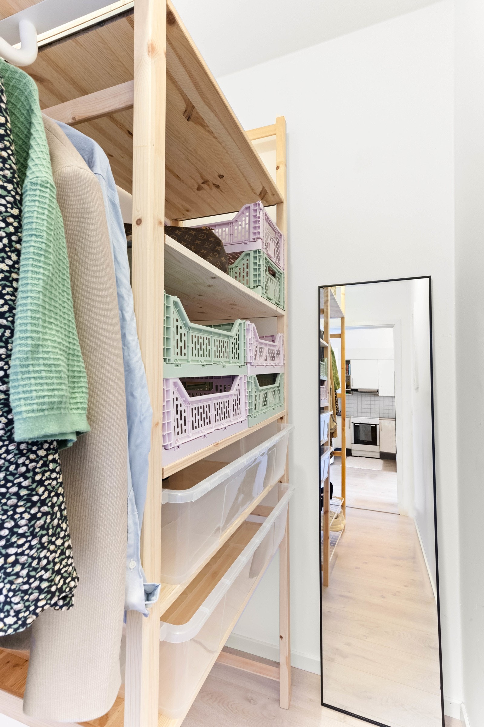 Oppfyll drømmen om egen "walk-in" garderobe. Galleribilde