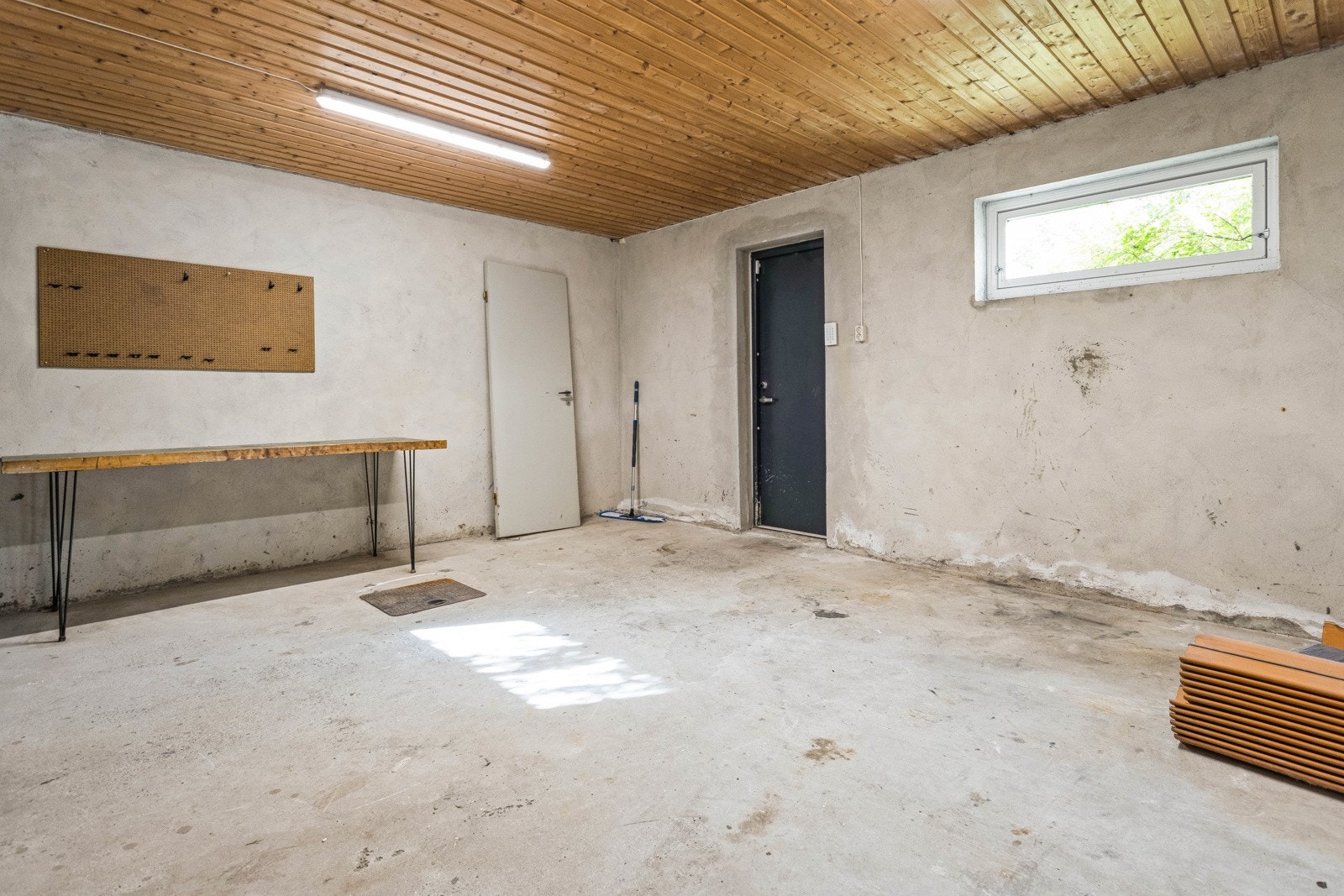 Bod 3. Stort uinnredet rom med potensial. Galleribilde