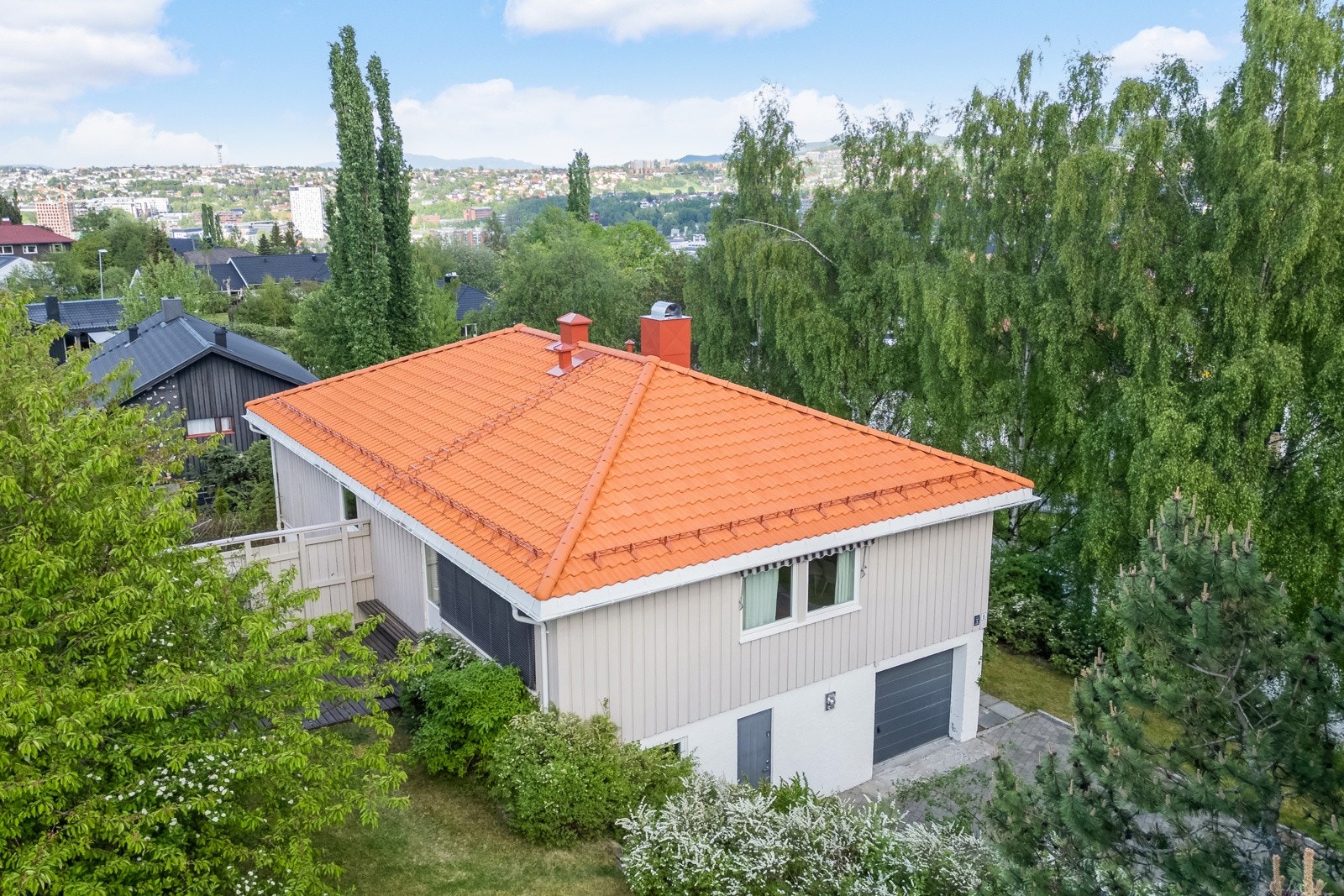 Nærhet til flotte turområder, barnehager, skoler, dagligvarebutikker og andre fritidstilbud som for eksempel golf på Havstein. Galleribilde