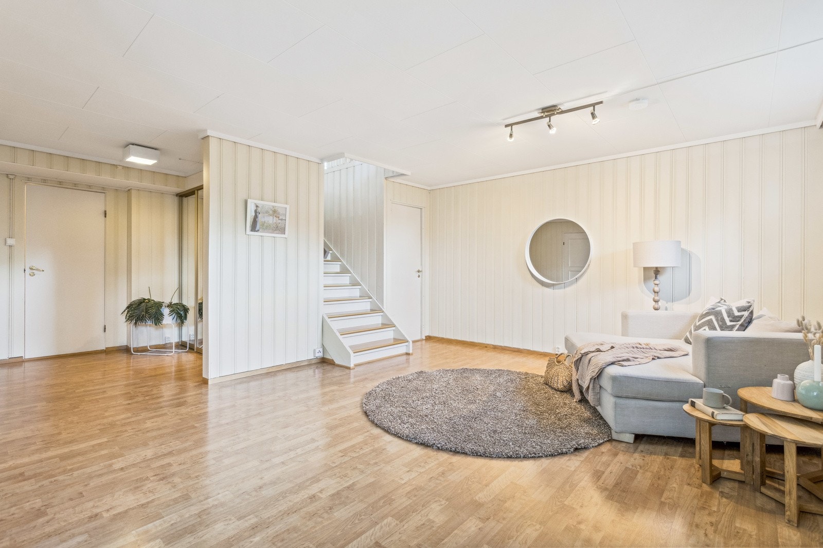 Kjellerstuen er meget romslig. Trapp opp til 2.etg. Galleribilde