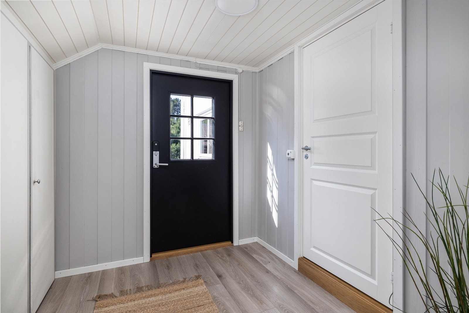 Entre m/garderobeplass Galleribilde