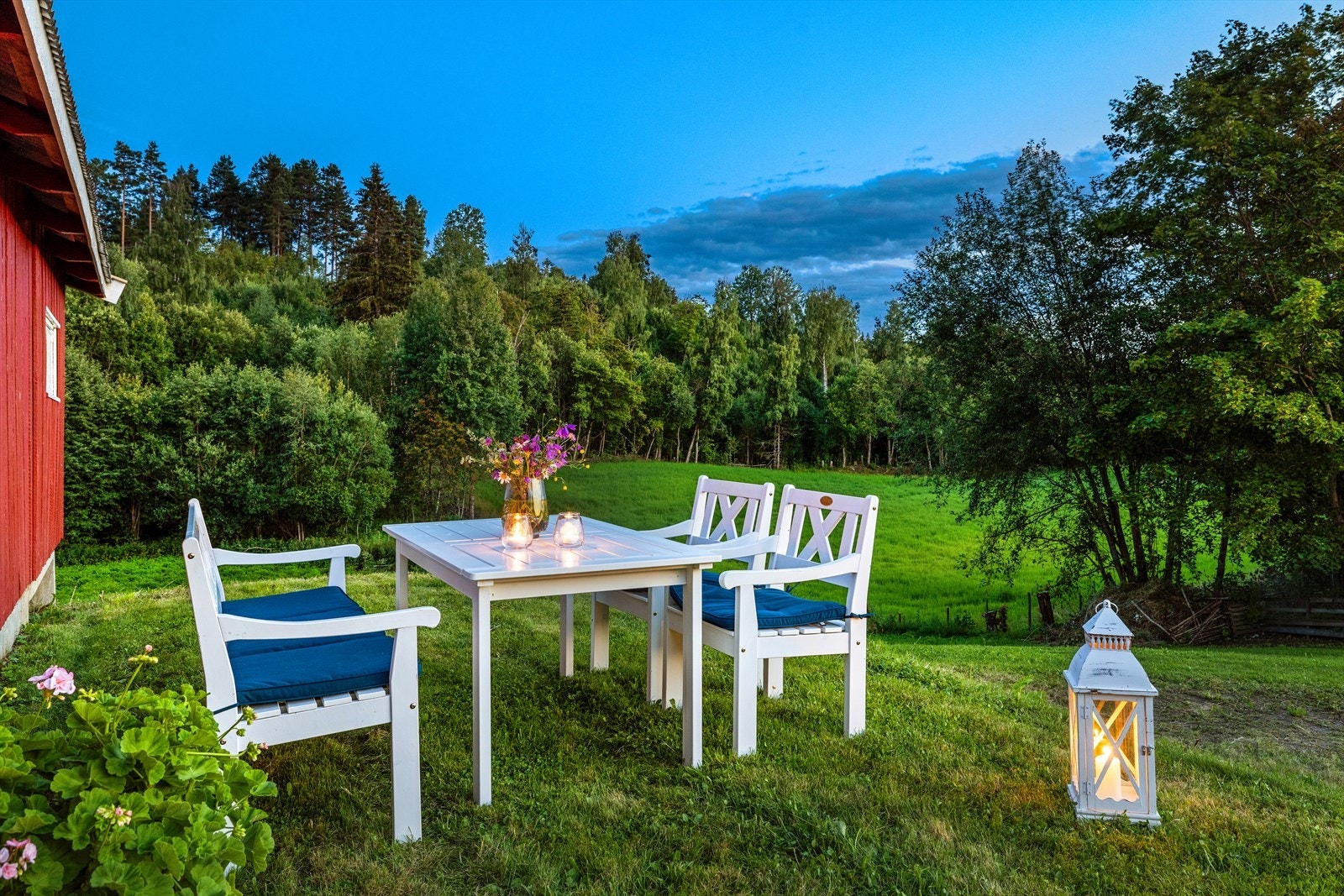 Stemningsbilde fra hagen retning mot sørvest Galleribilde