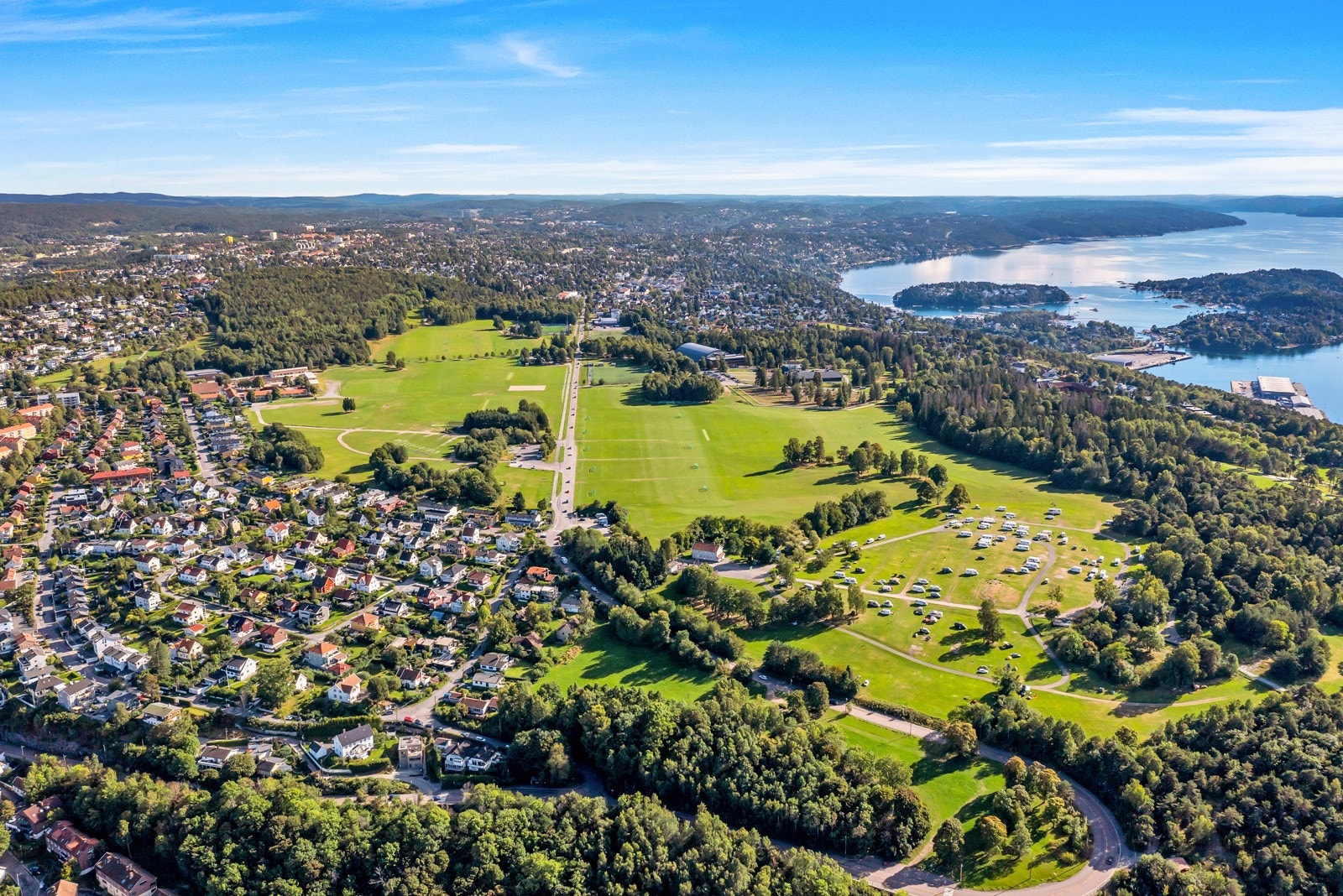 Gangavstand til populære Ekebergsletta via flotte turstier i Ekebergparken Galleribilde