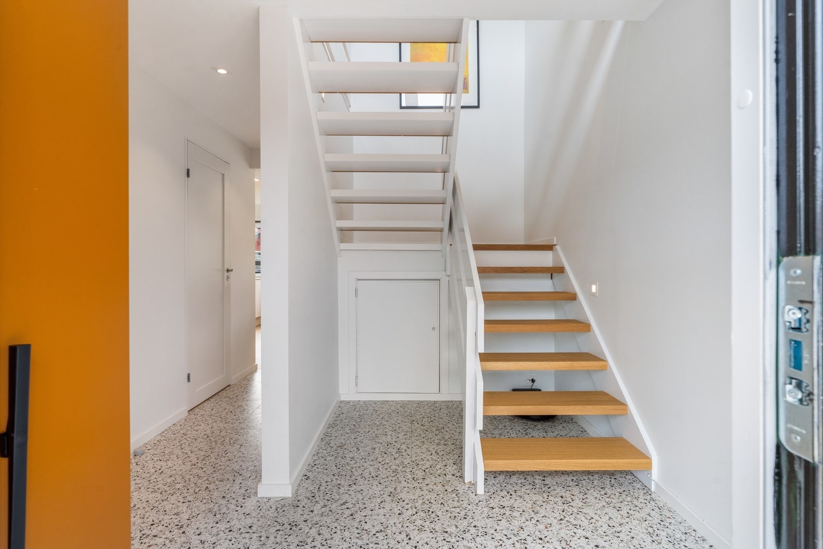 Flislagt gang/entrè med varmekabler. Galleribilde