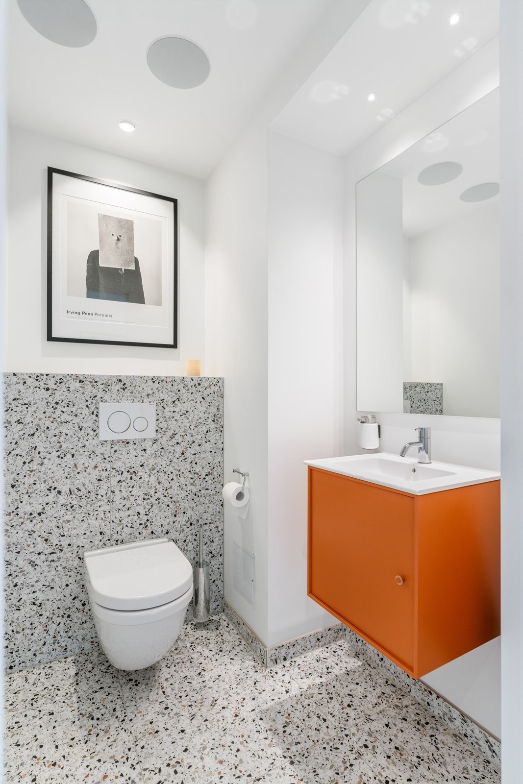 Gjestetoalett i 1.etasje. Galleribilde