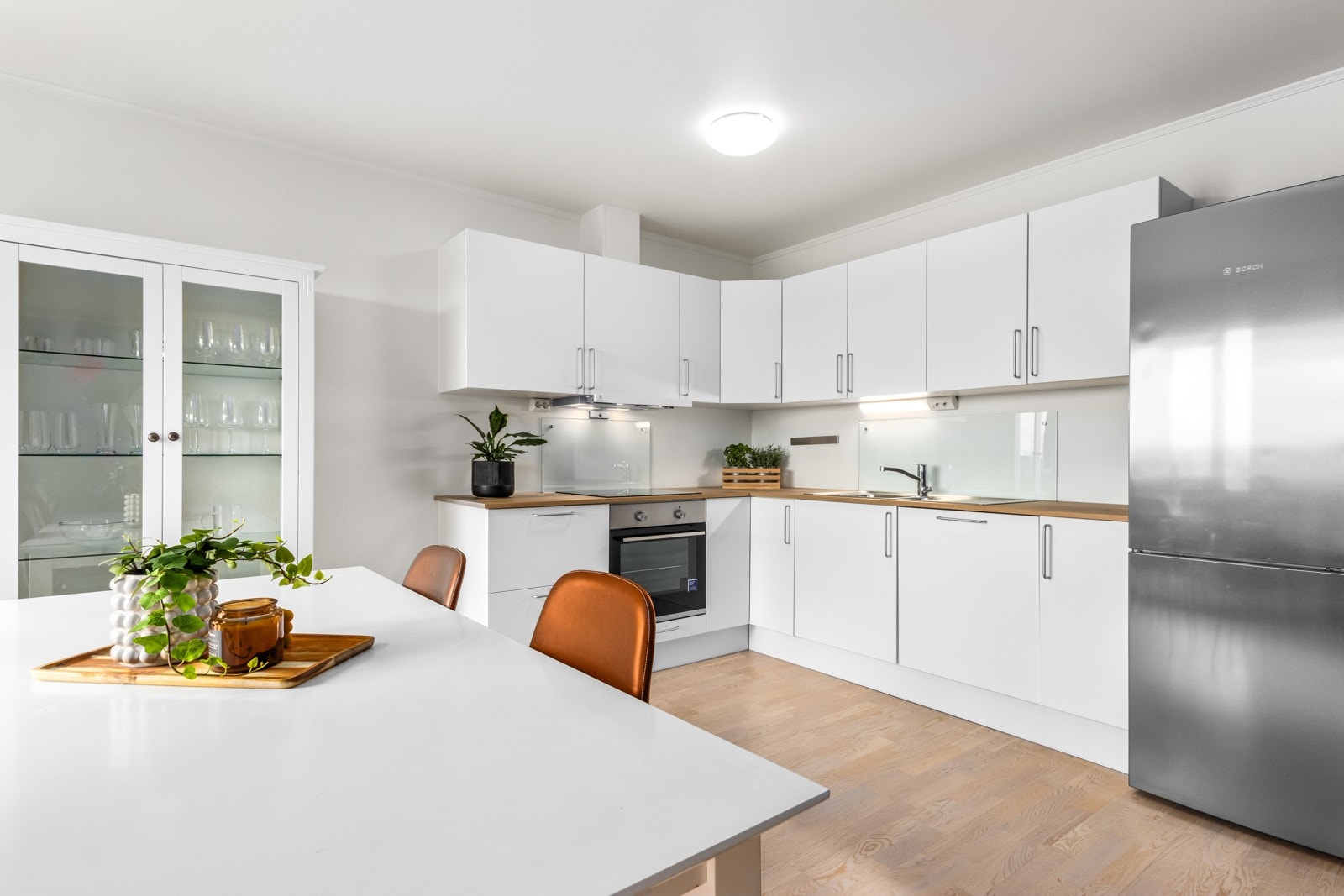 Lekkert kjøkken levert av JKE Design. Galleribilde