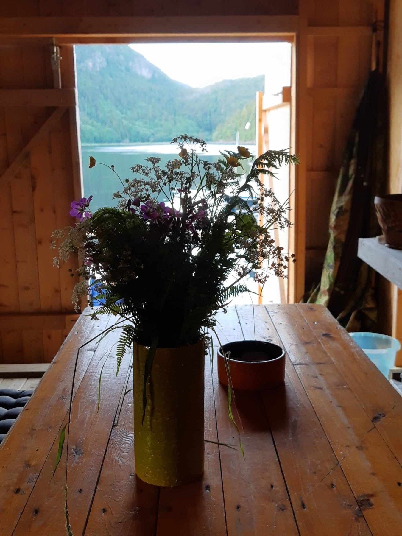 Selgers egne bilder fra naustet. Galleribilde